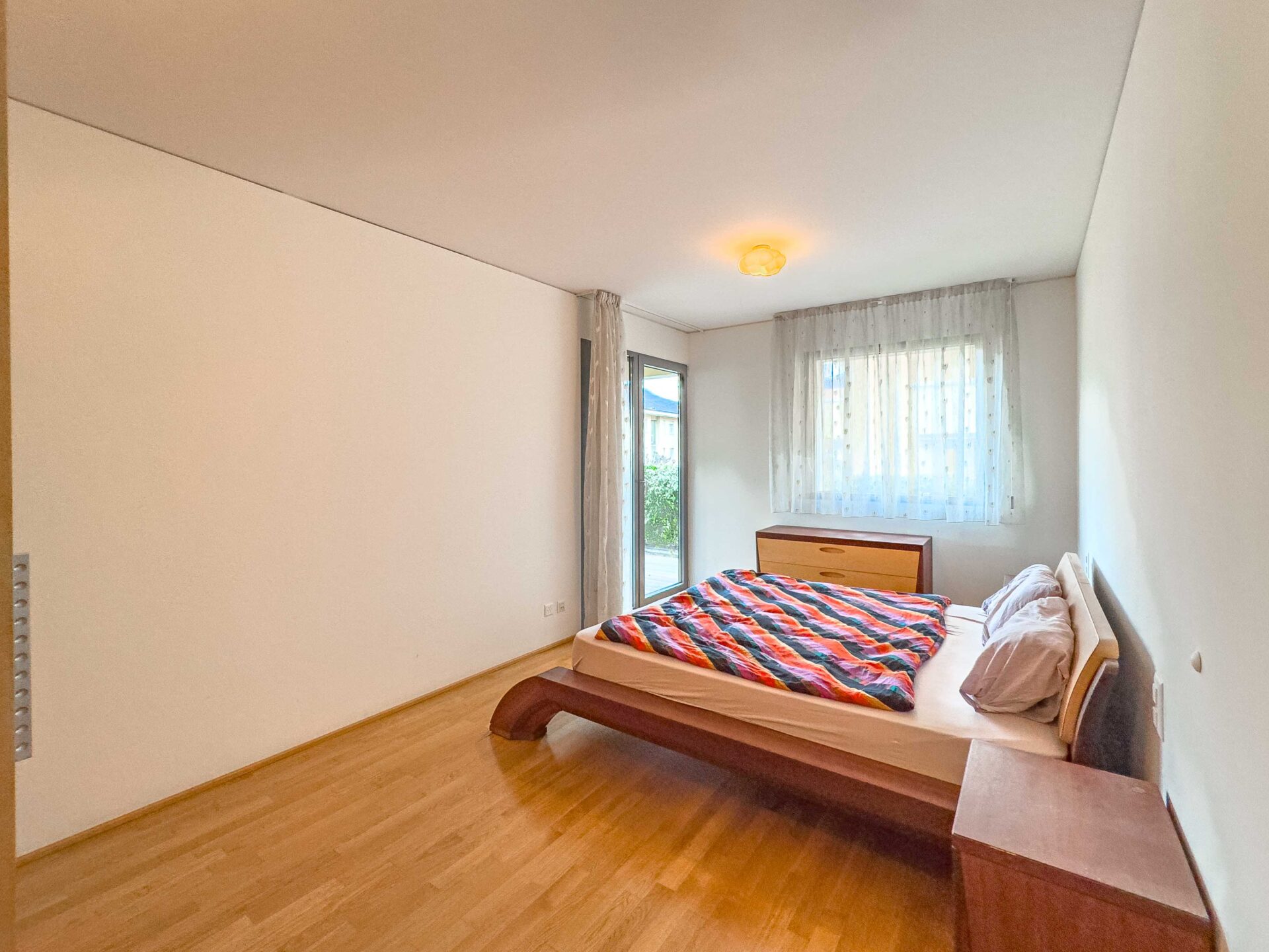 Große Wohnung mit großem Garten in Mendrisio in der Nähe des Zentrums zu verkaufen Große Wohnung mit großem Garten in Mendrisio in der Nähe des Zentrums zu verkaufen