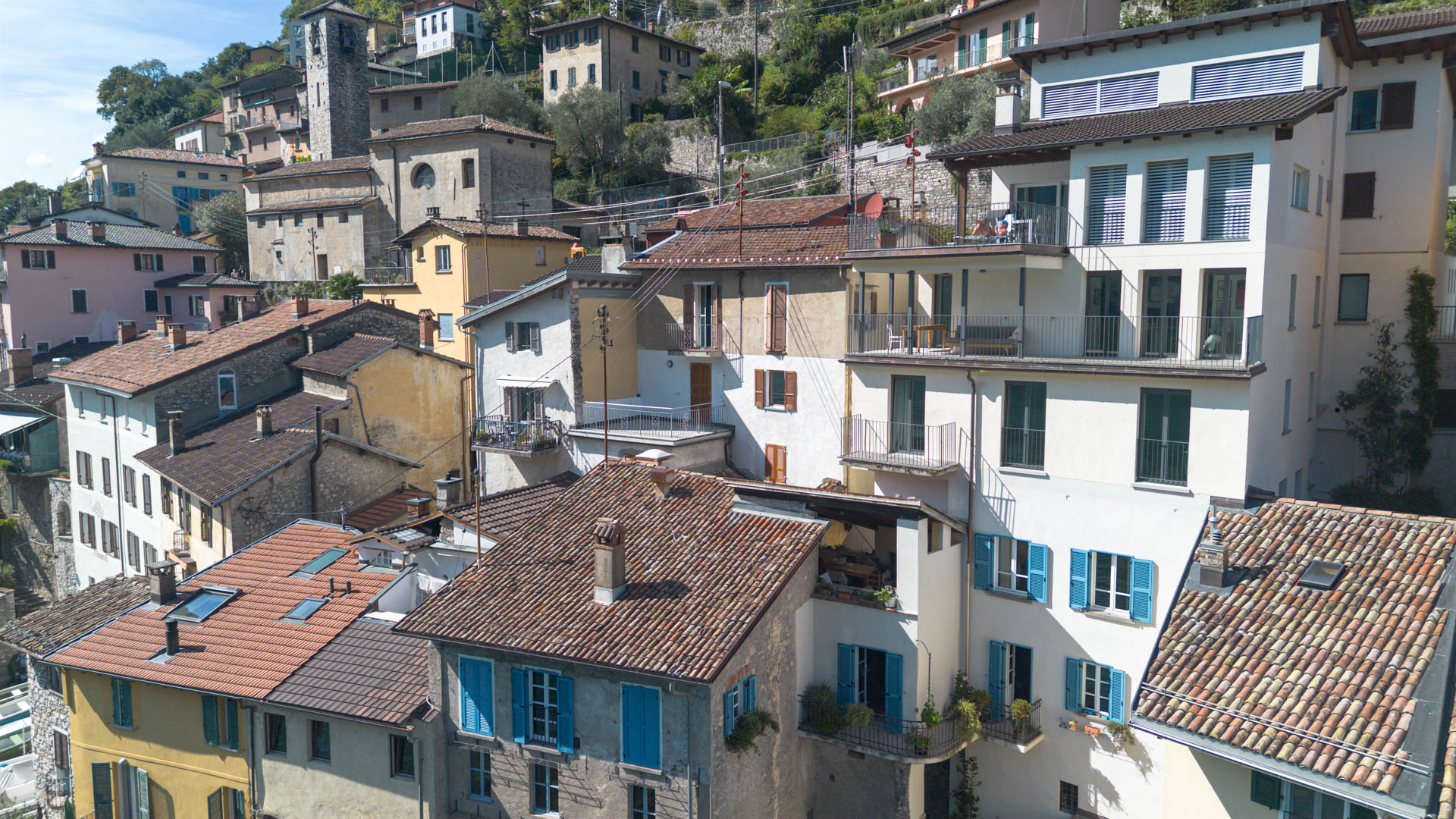 Lakefront house for renovation for sale with approved project in Gandria Lakefront house for renovation for sale with approved project in Gandria