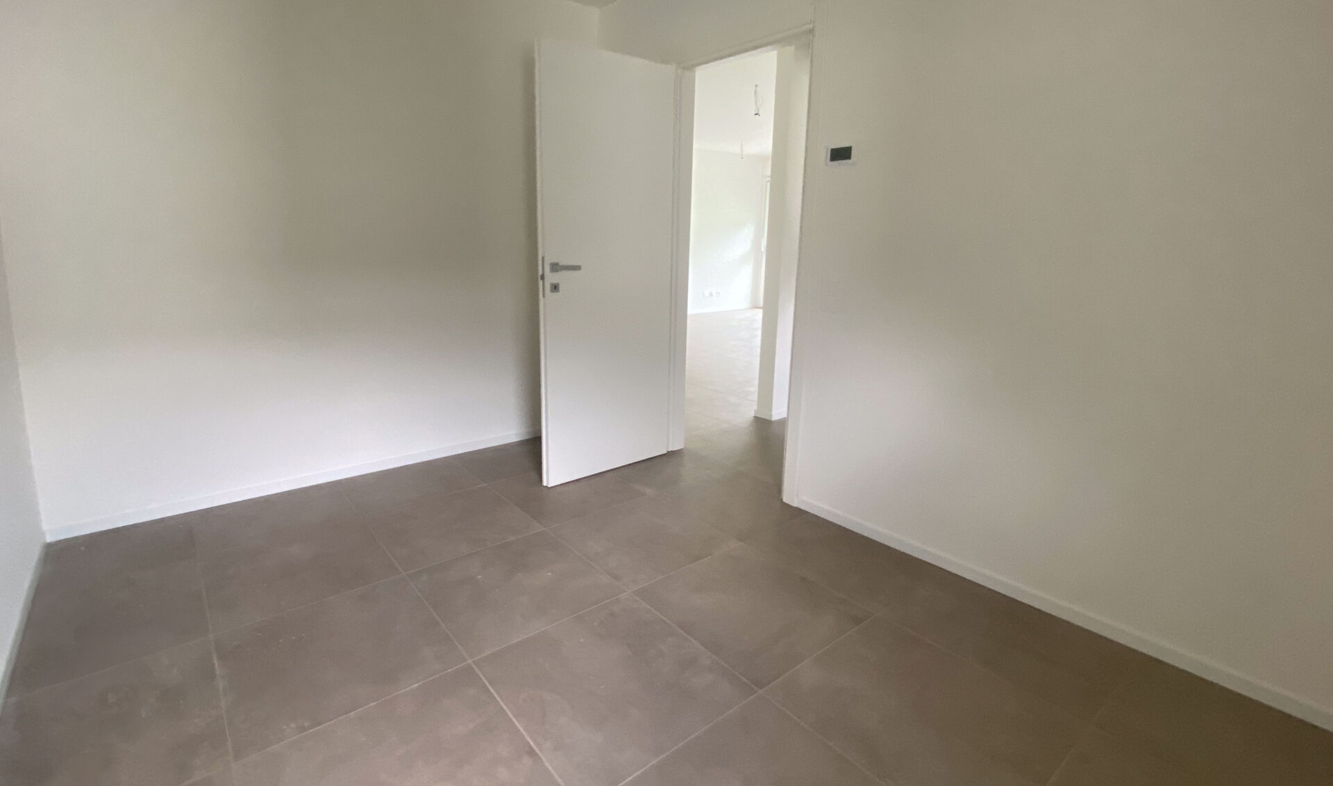 Moderne 3,5-Zimmer-Wohnung in einer neu gebauten Residenz in Camorino zu verkaufen