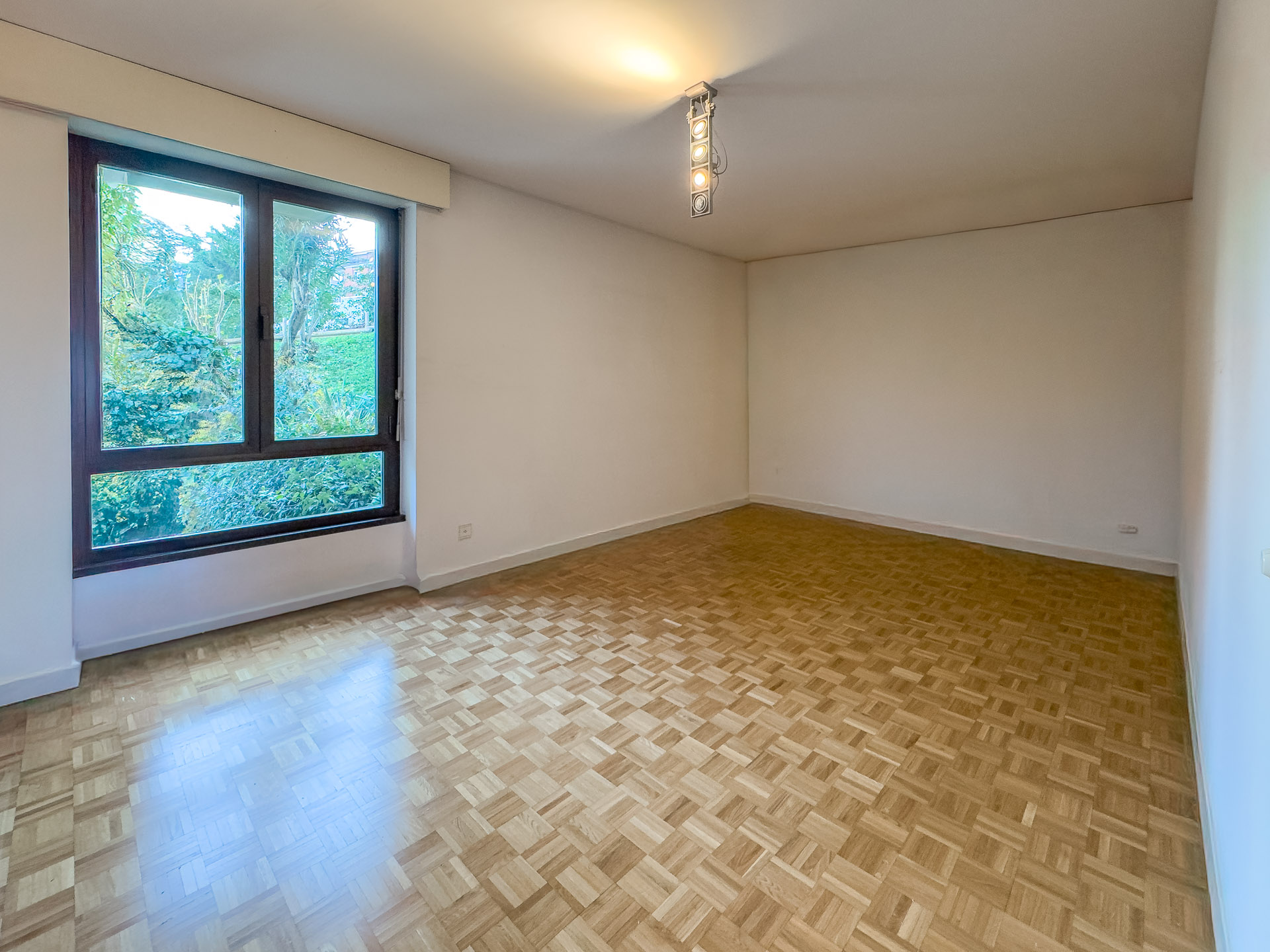 Appartamento 4.5 locali con scorcio sul lago in vendita a Paradiso