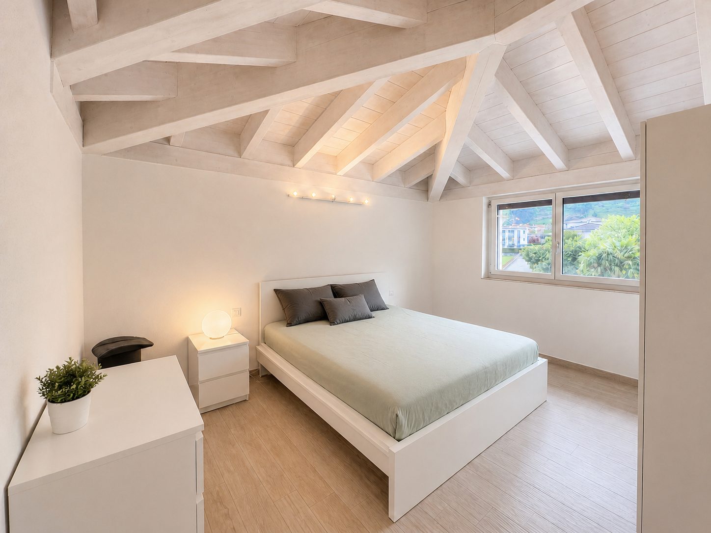 Modern top-floor apartment for sale in Camorino Modern top-floor apartment for sale in Camorino
