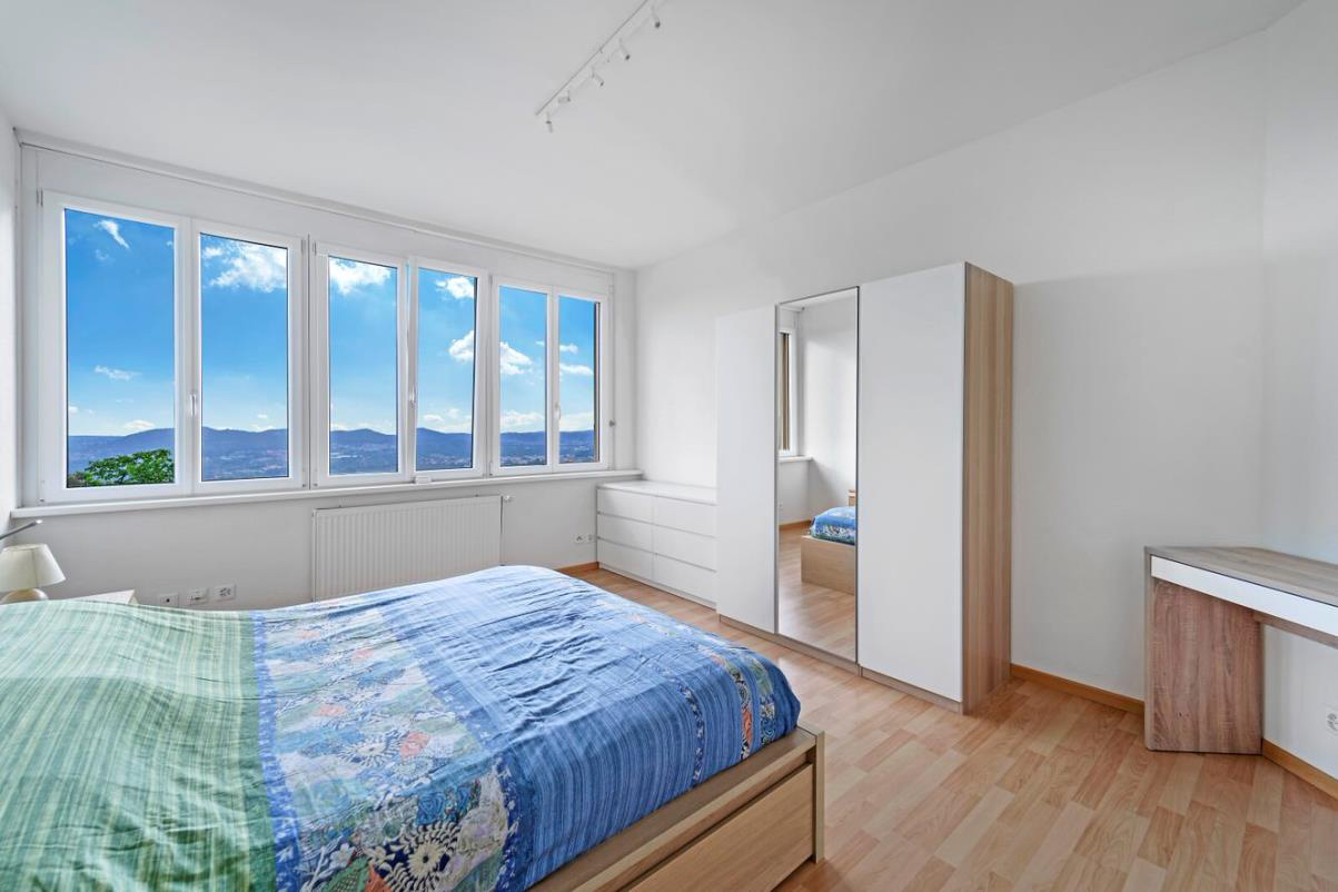 Large house with open views for sale in Morbio Superiore in a quiet and dominant area Large house with open views for sale in Morbio Superiore in a quiet and dominant area