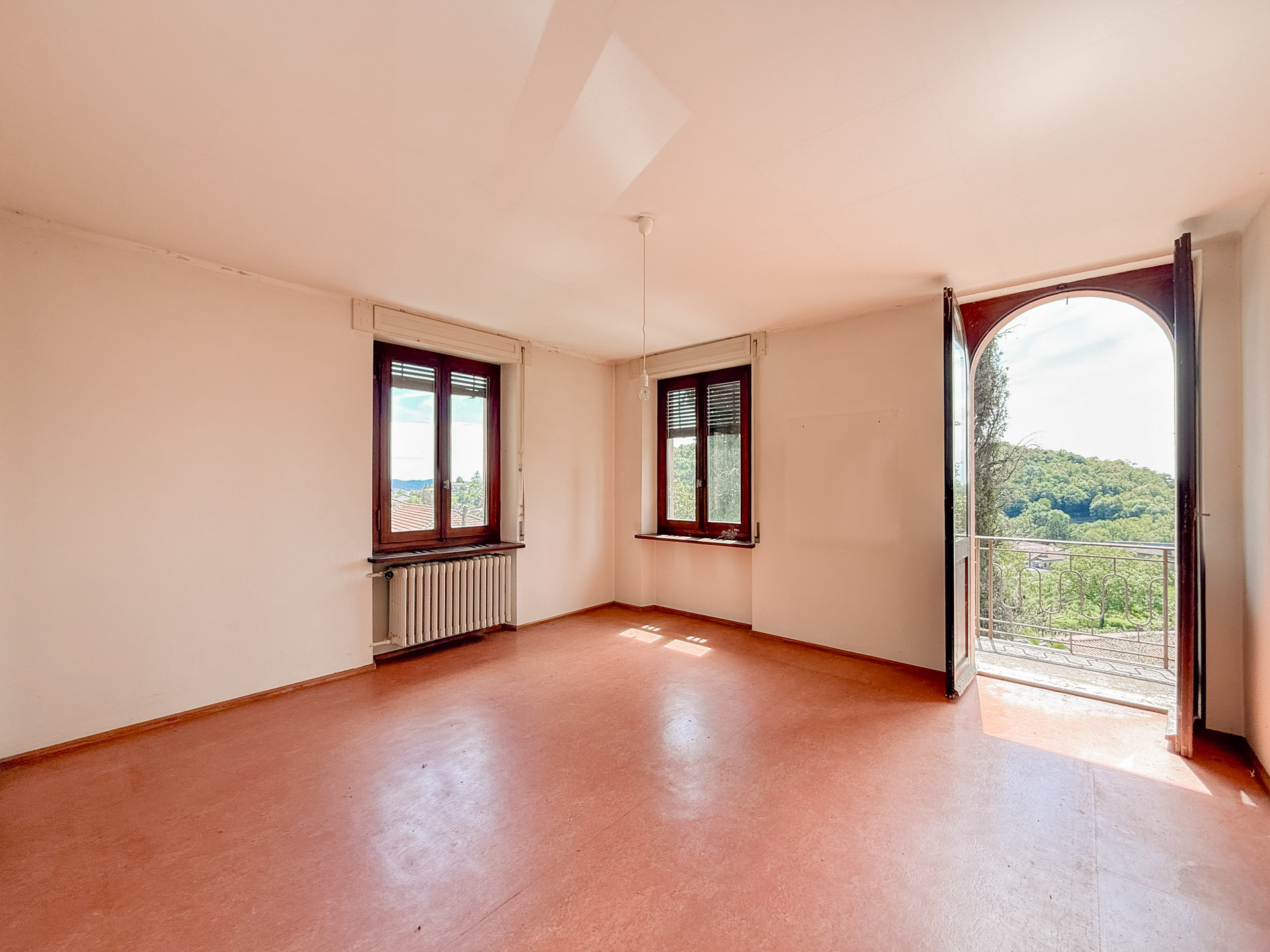 Villa d’epoca con possibilità edificatoria in vendita ad Arzo