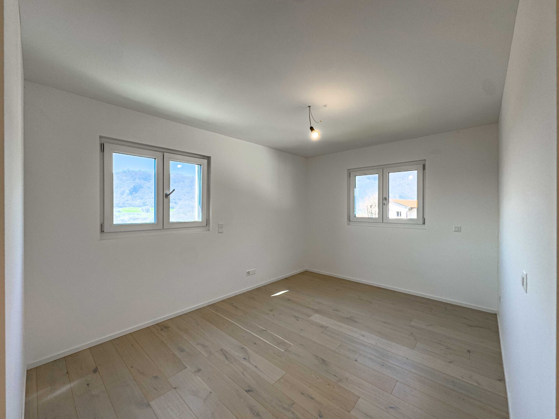 Grande appartamento con giardino e locale hobby in vendita a Mendrisio