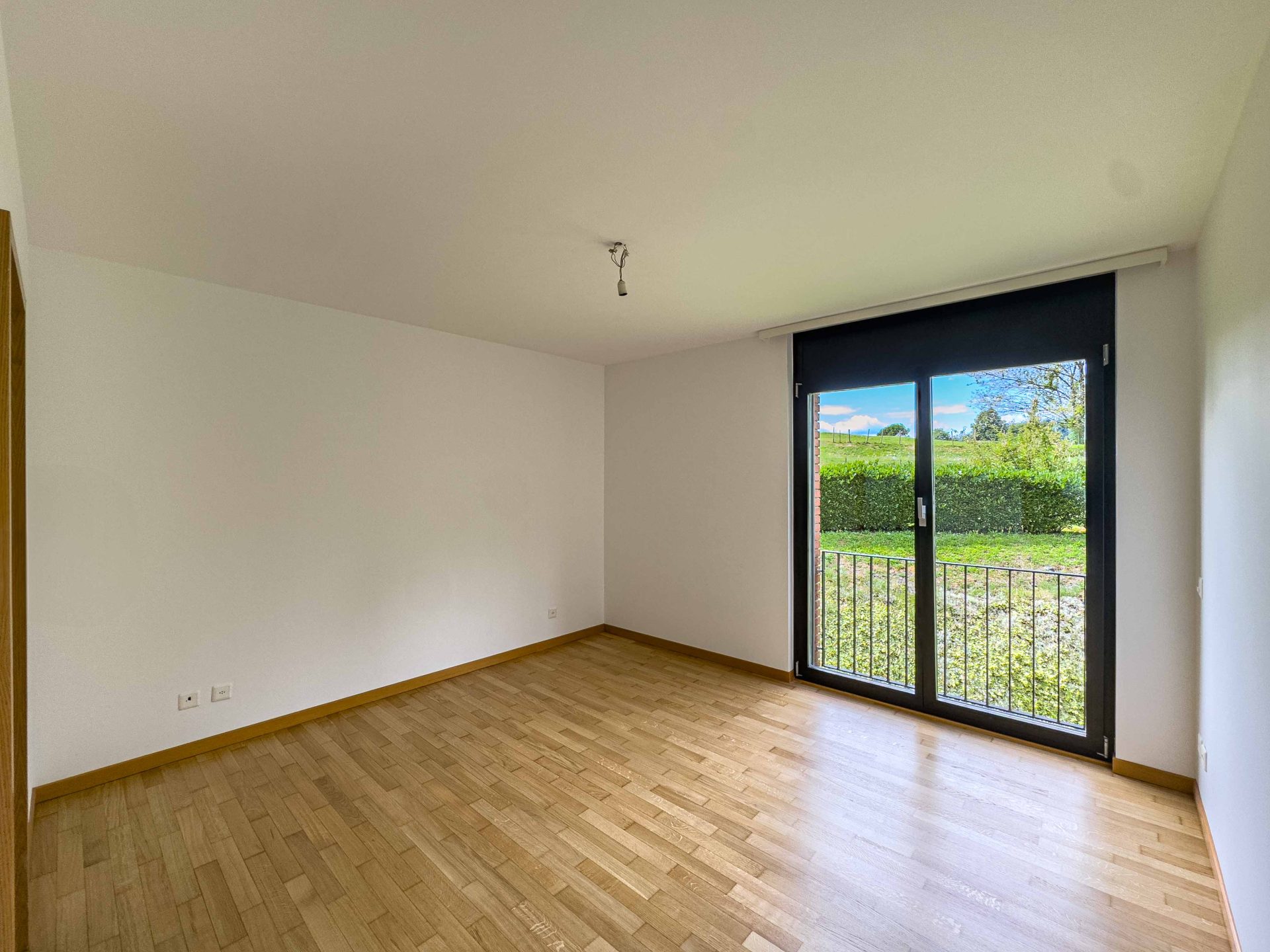 4,5-Zimmer-Wohnung zu verkaufen in Rovio, einem schönen, sonnigen Dorf im Grünen