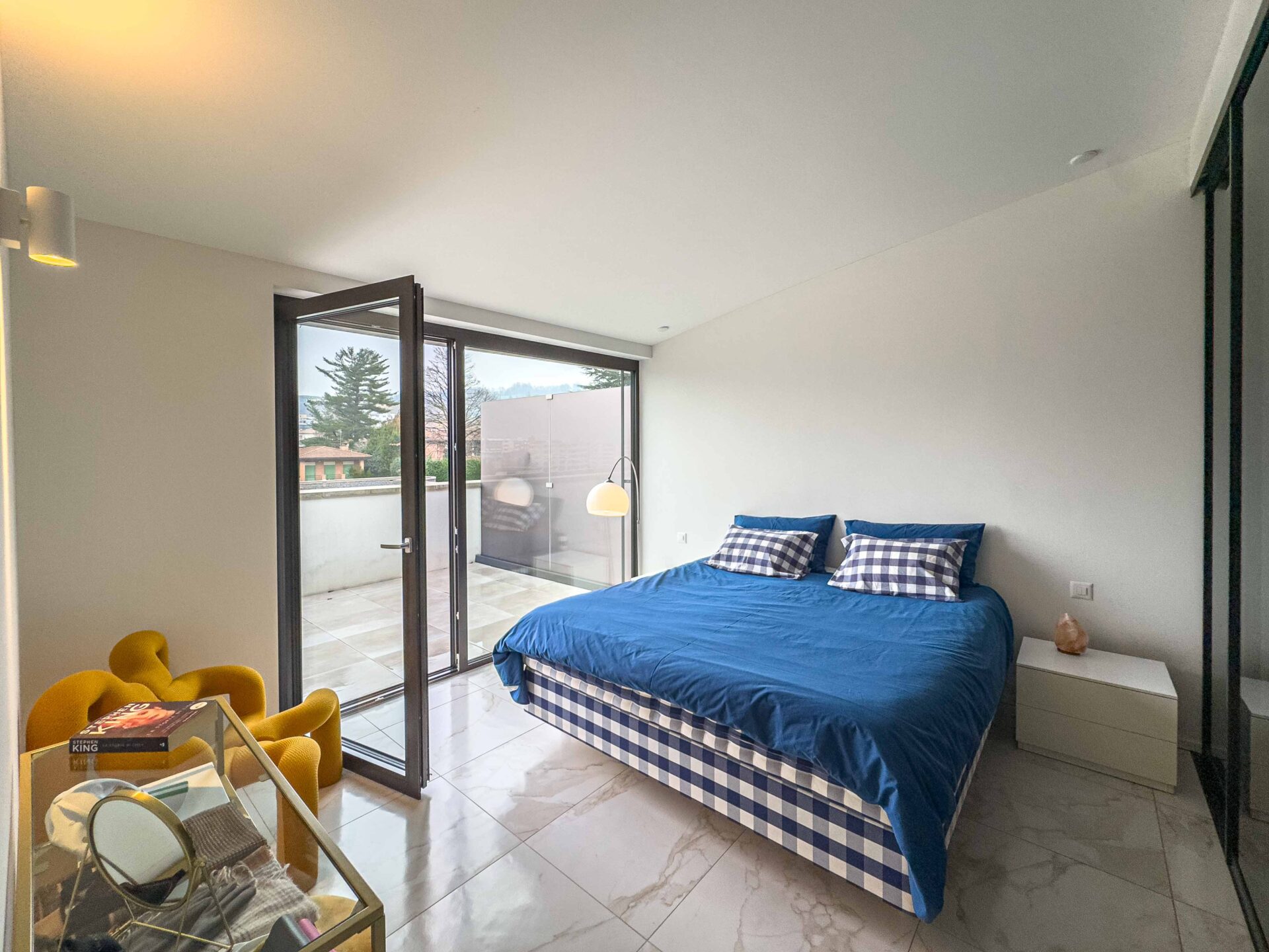 Dachgeschosswohnung in Mendrisio in einem Gebäude mit nur 3 Einheiten zu verkaufen