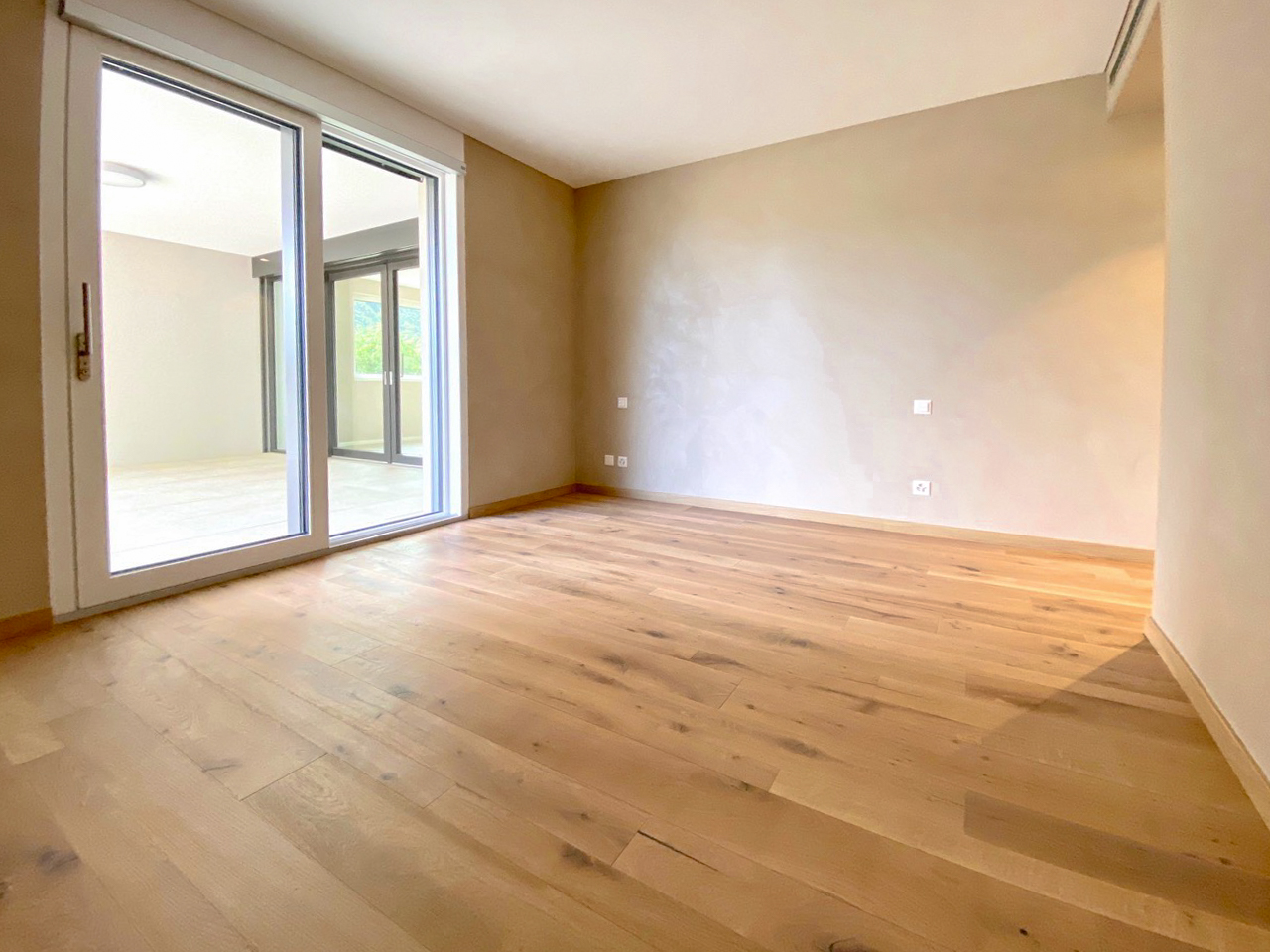 Apartment with garden for sale in Melano a short distance from the lakefront