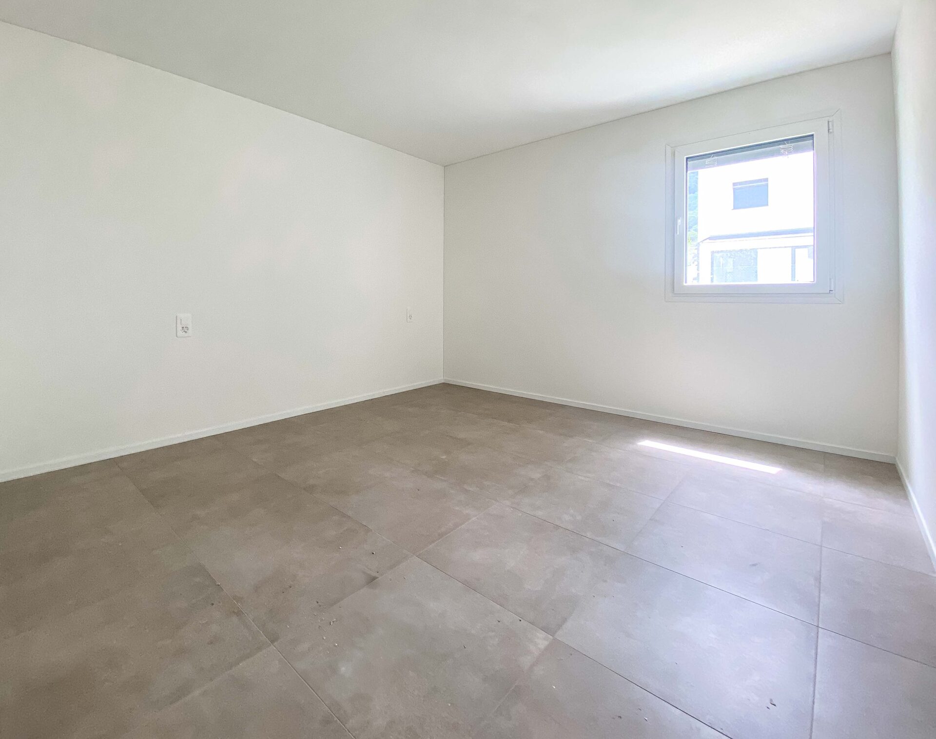 2,5-Zimmer-Wohnung mit großem Garten in der Residenza al Parco in Camorino zu verkaufen