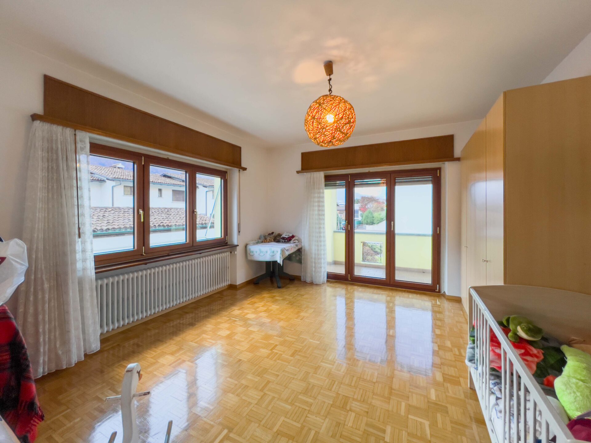 House with garden for sale in Sementina in a leafy residential area