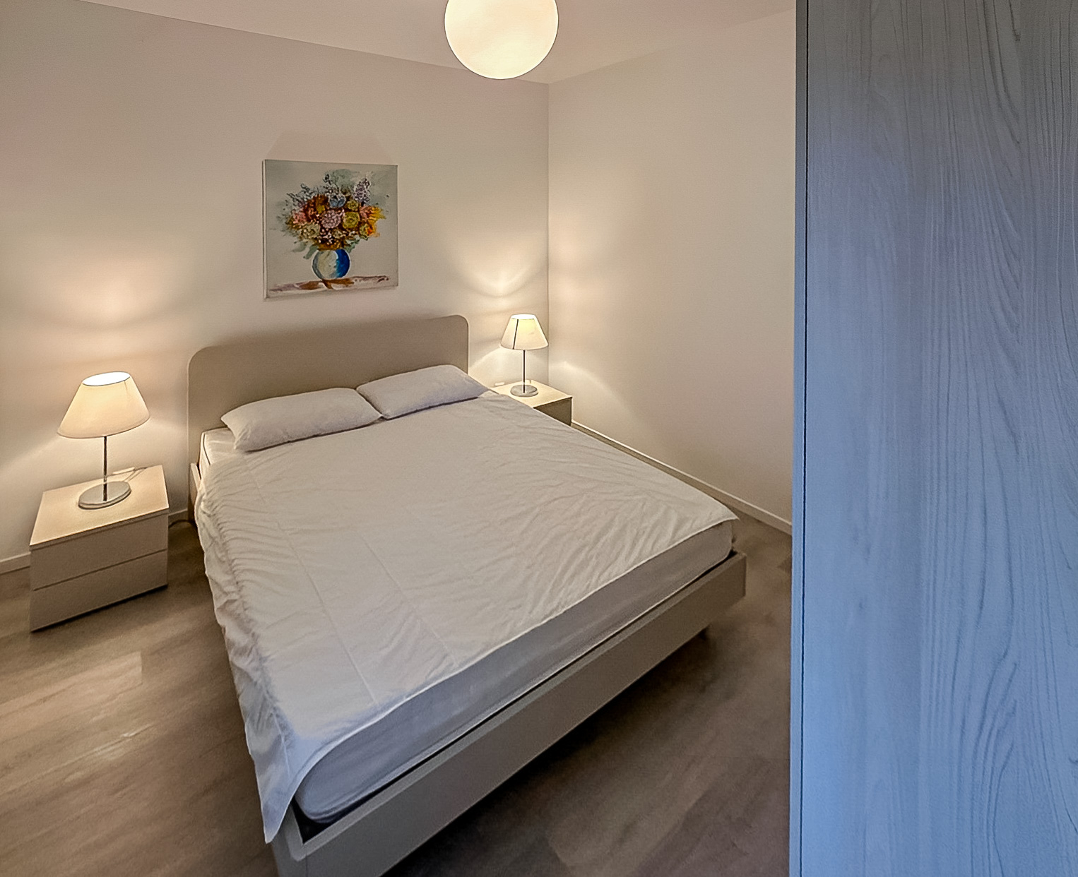 2.5-room income apartment in Lugano, near the station