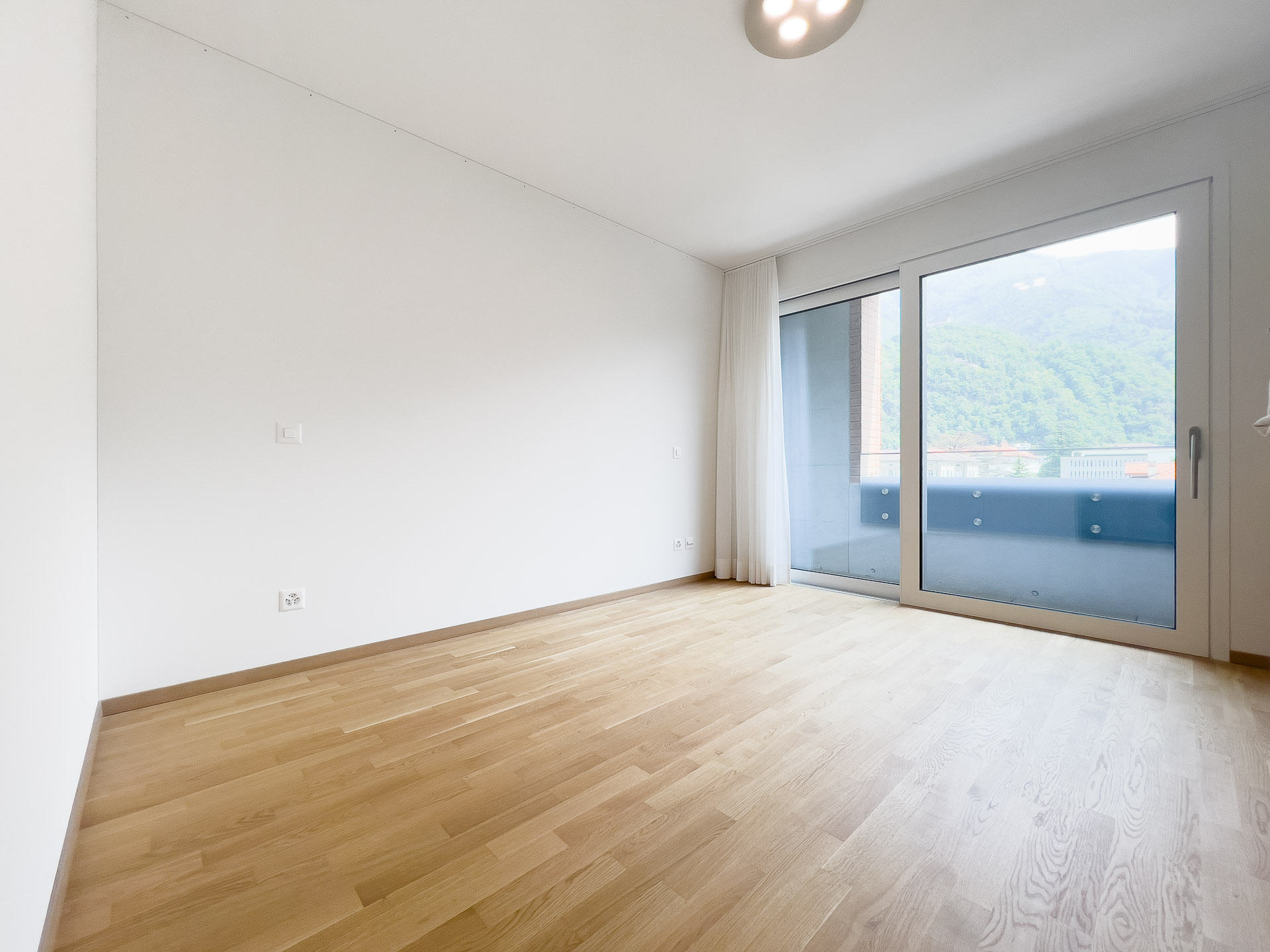 Große Neubauwohnung in Gehweite des Zentrums von Bellinzona zu verkaufen