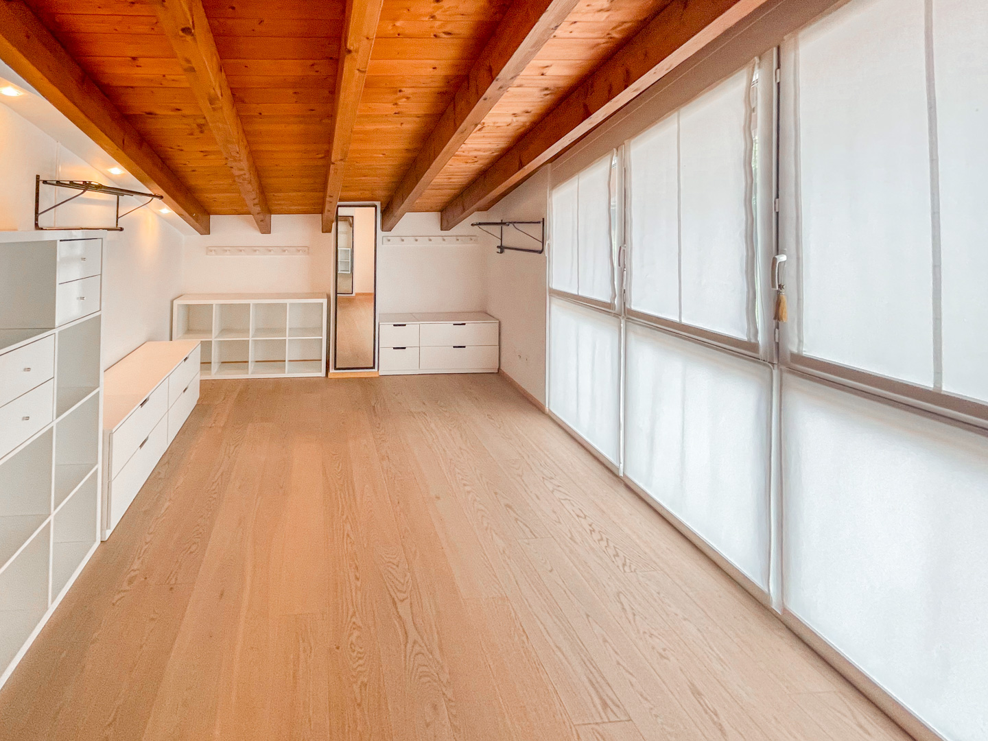 Reihenhaus mit großer Terrasse auch für Nicht-Residenten zu verkaufen Reihenhaus mit großer Terrasse auch für Nicht-Residenten zu verkaufen