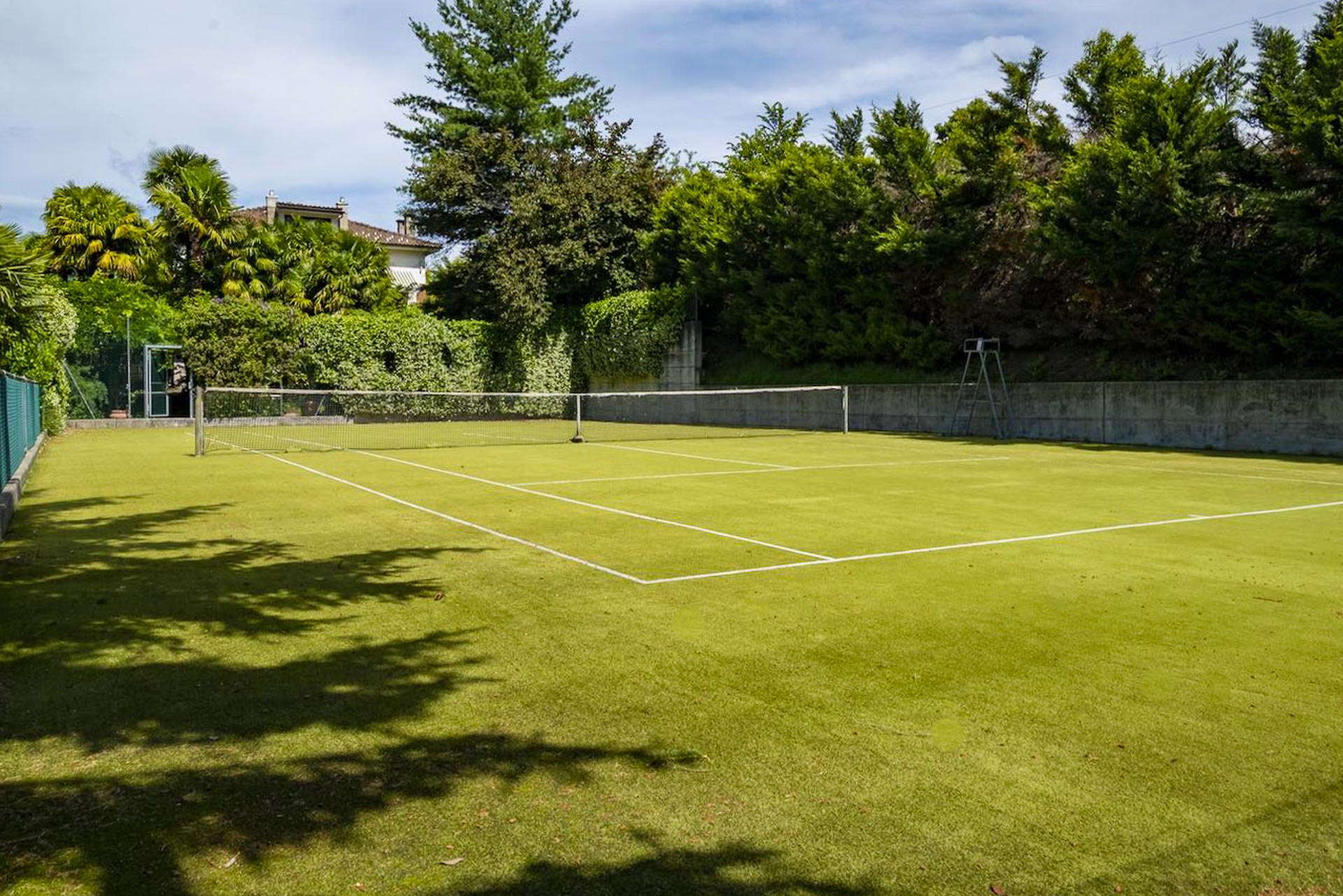Villa with magnificent park and tennis court for sale in Castel San Pietro Villa with magnificent park and tennis court for sale in Castel San Pietro