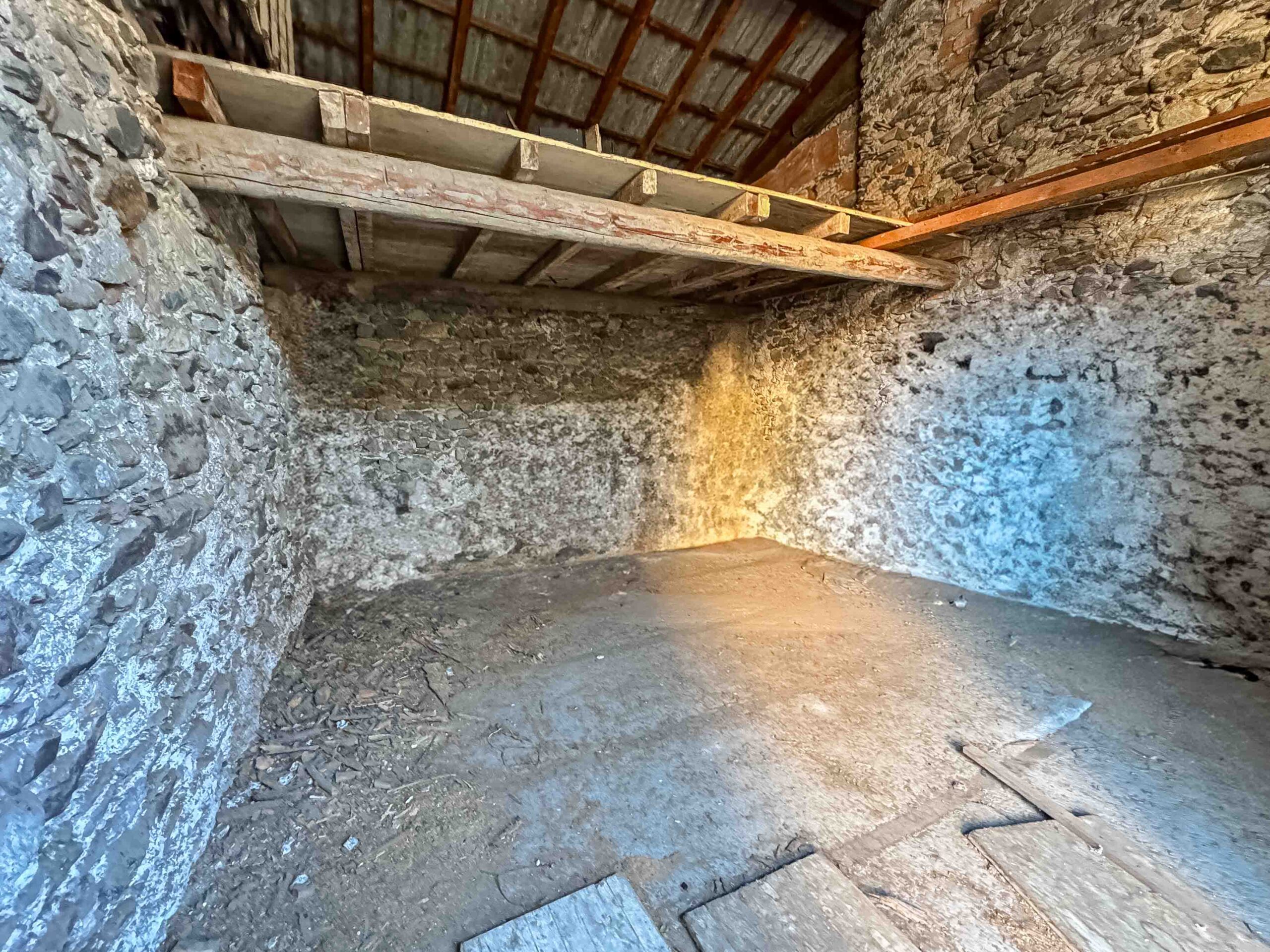 Apartment for sale in the nucleus of Caslano