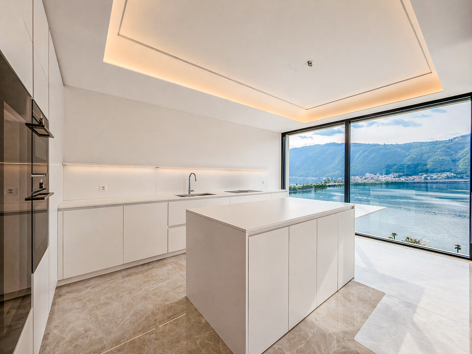 Large apartment with garden and beautiful lake view for sale in Bissone Large apartment with garden and beautiful lake view for sale in Bissone
