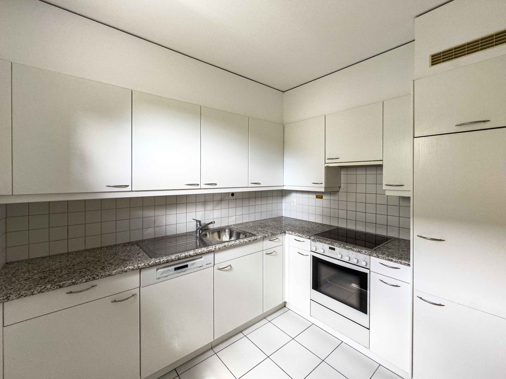 4,5-Zimmer-Wohnung zu verkaufen in Rovio, einem schönen, sonnigen Dorf im Grünen