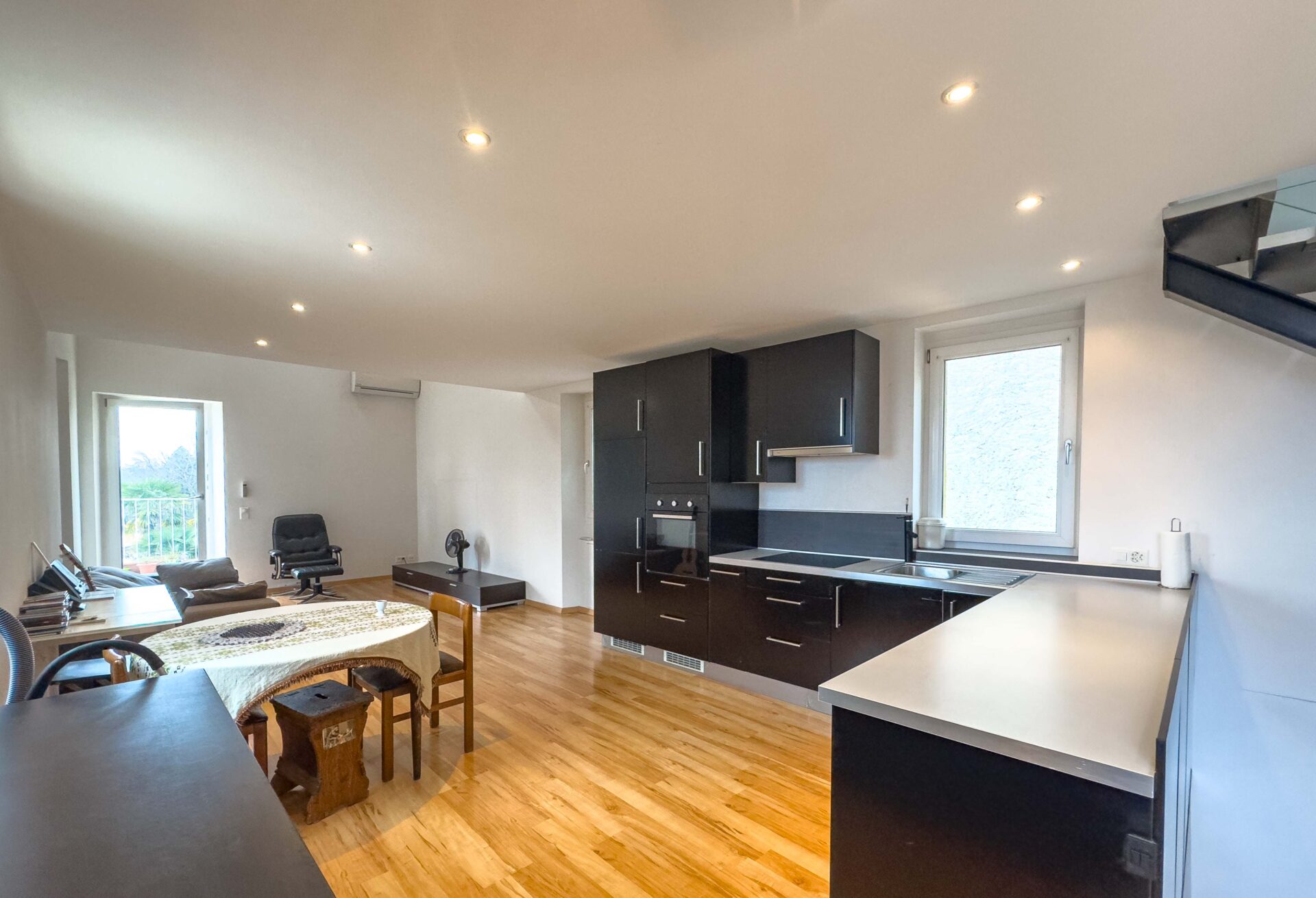 Spacious and quaint 2.5-room duplex loft for sale in Castel San Pietro