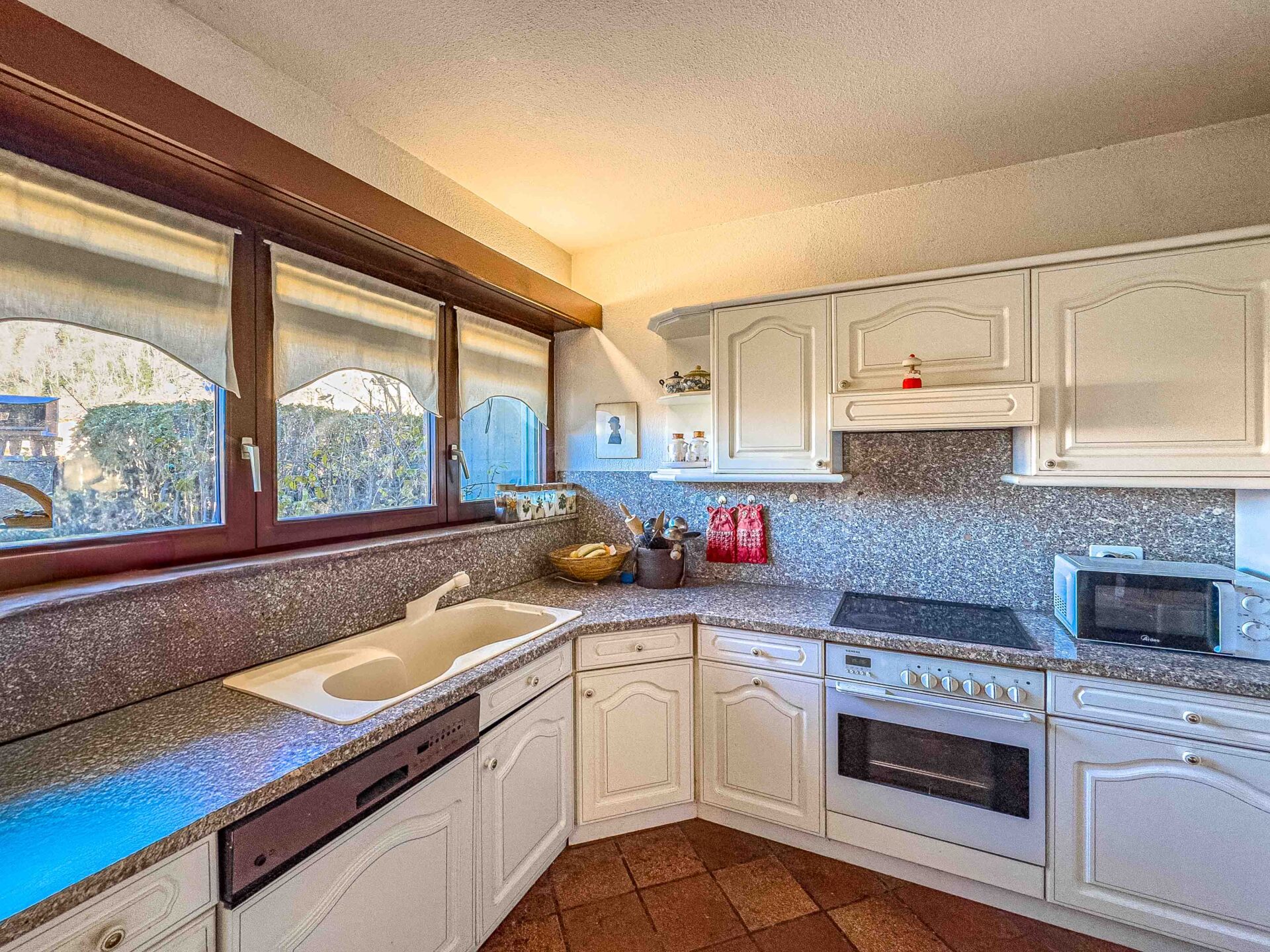 Doppelhaushälfte mit Garten zu verkaufen in Melano Doppelhaushälfte mit Garten zu verkaufen in Melano