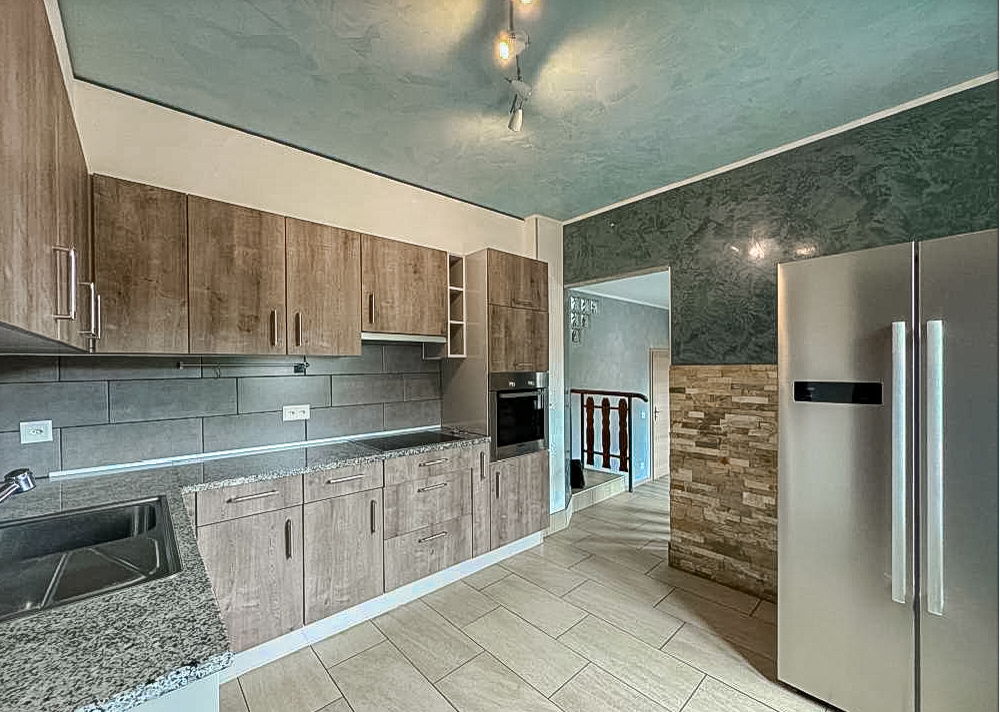 Doppelhaushälfte mit großem Garten zu verkaufen in Bedigliora im Ortsteil Banco Doppelhaushälfte mit großem Garten zu verkaufen in Bedigliora im Ortsteil Banco