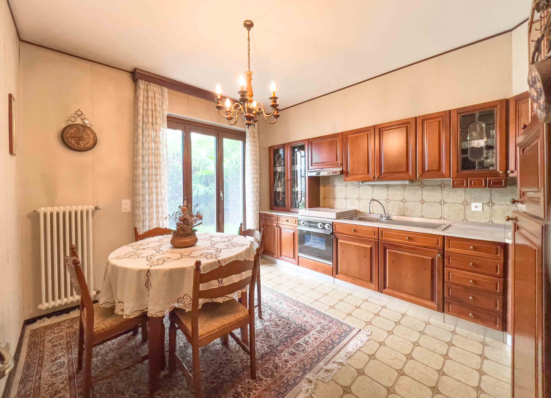 Twin house for sale in Mendrisio in an exclusive residential area within walking distance of schools