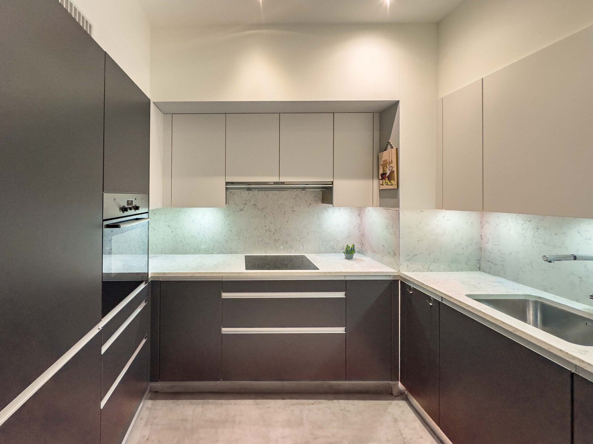 Geräumige und moderne 2,5-Zimmer-Wohnung in der Nähe des Zentrums von Lugano zu verkaufen