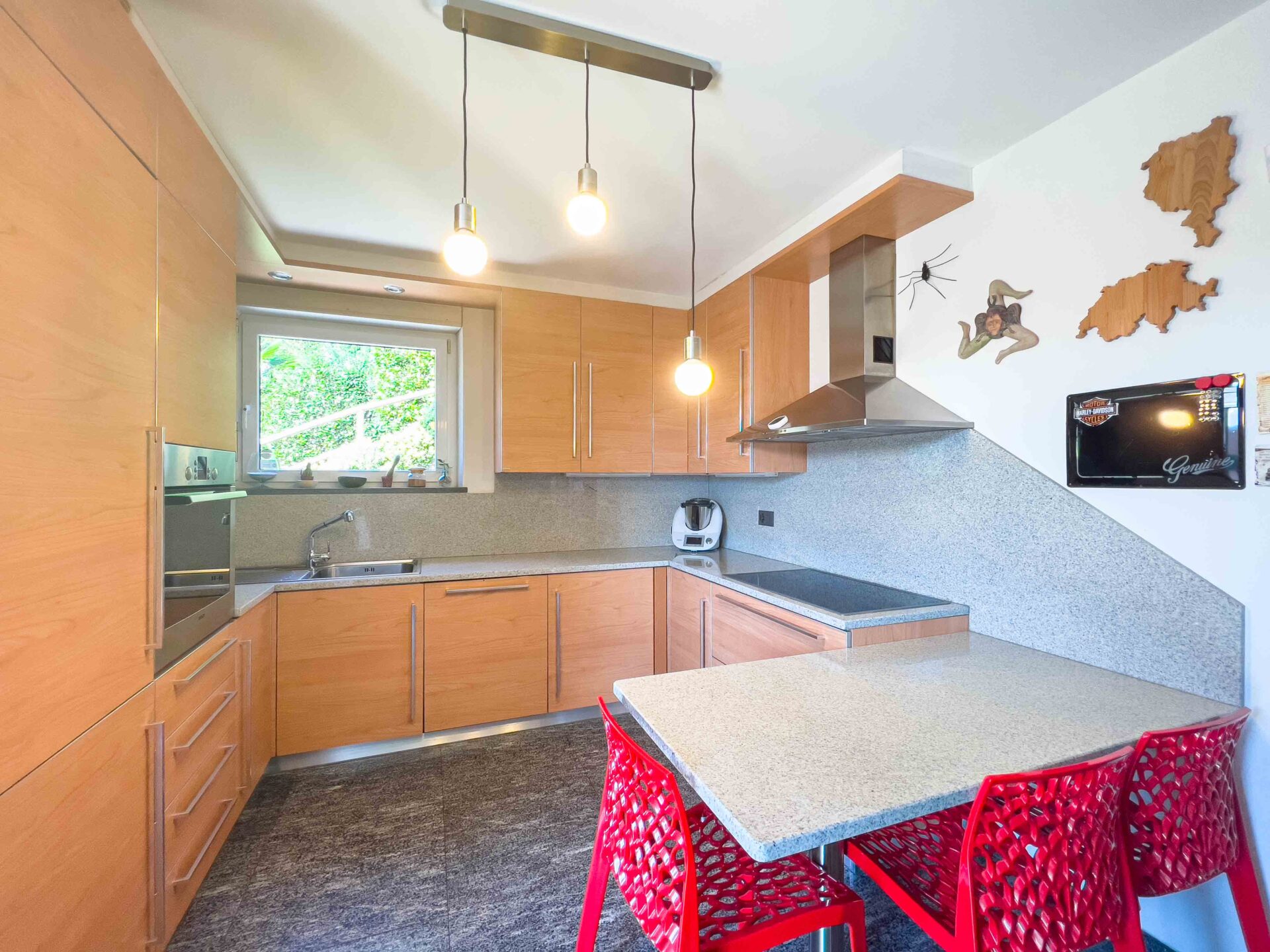 Freistehendes Haus mit Garten in der Gegend von Lugano zu verkaufen