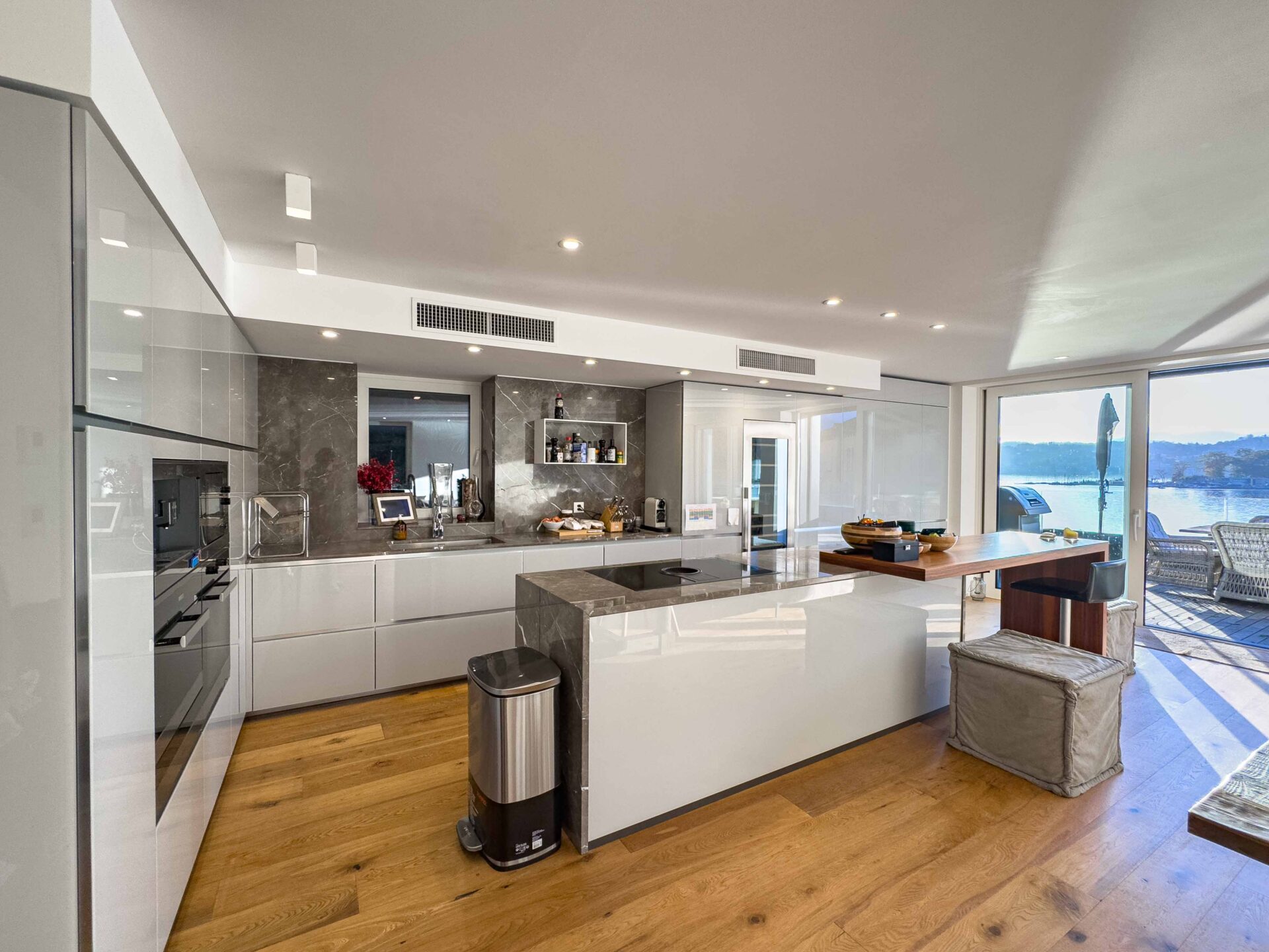 Villa di design con splendida vista lago in vendita a Castagnola Villa di design con splendida vista lago in vendita a Castagnola