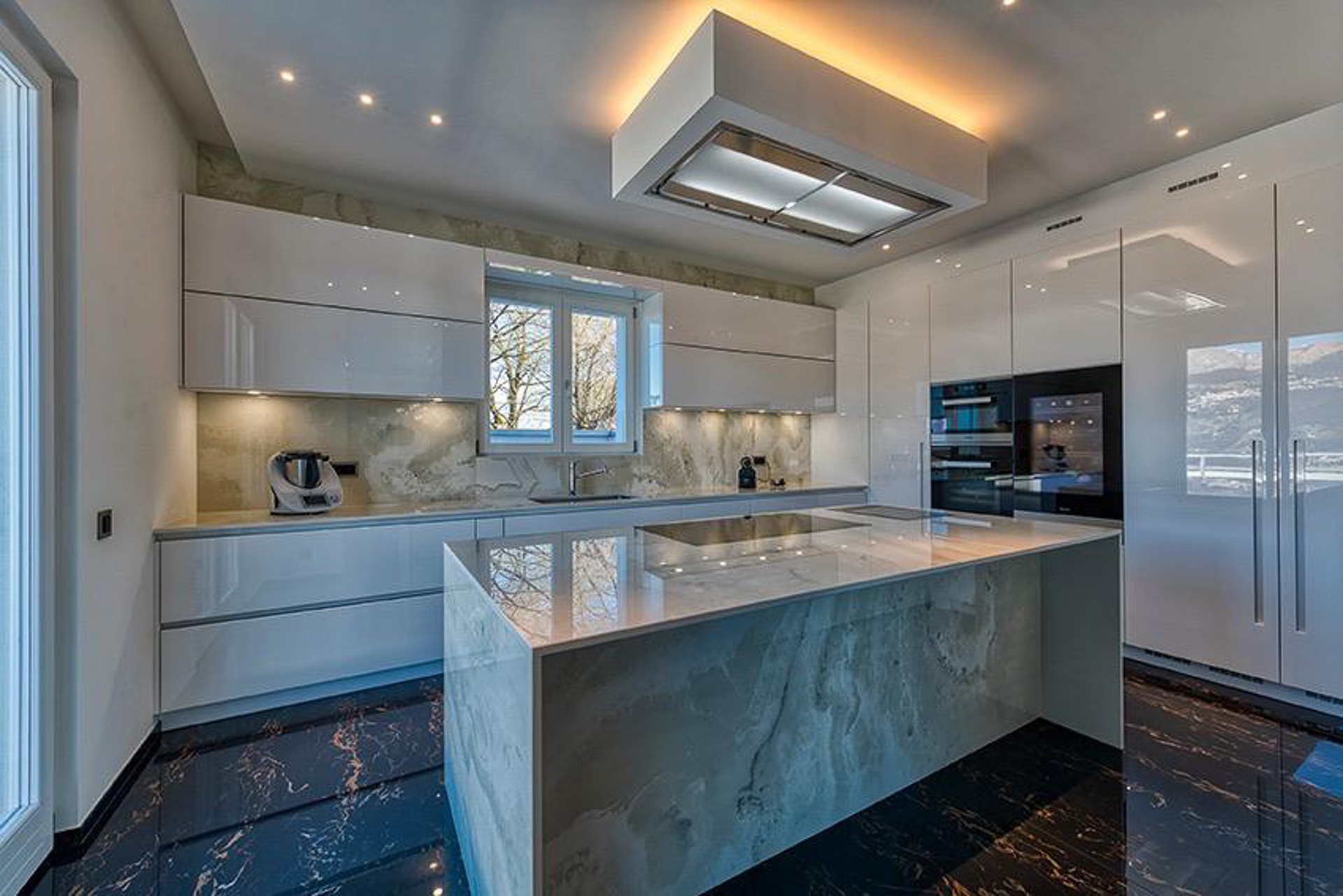 Exclusive penthouse in Montagnola