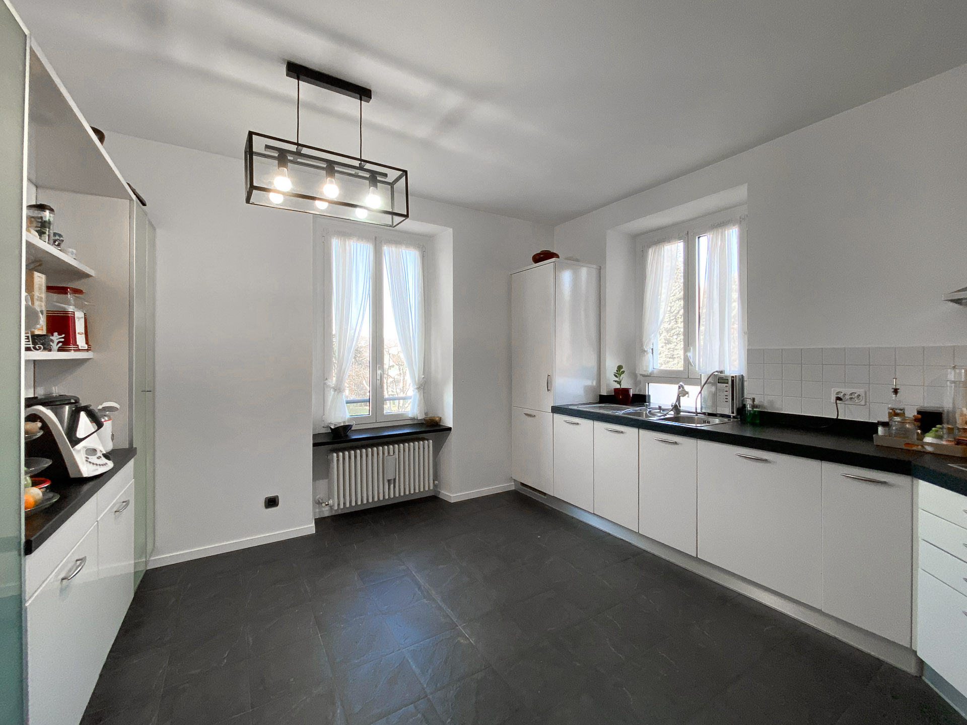 Spacious 5.5-room apartment in Mendrisio, Ligornetto