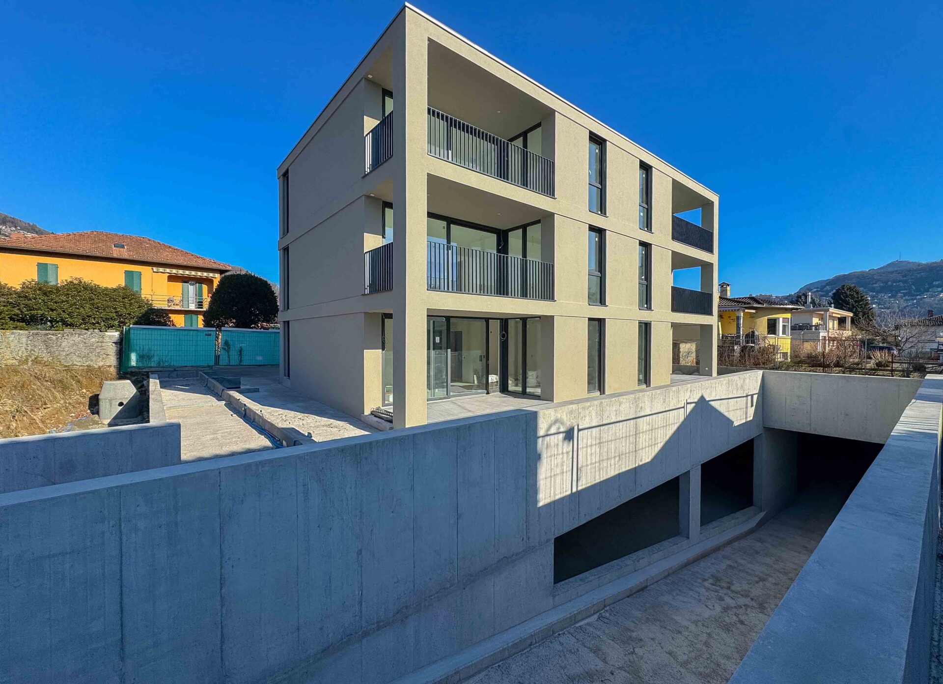 Moderne 2,5-Zimmer-Dachgeschosswohnung in Magliaso zu verkaufen