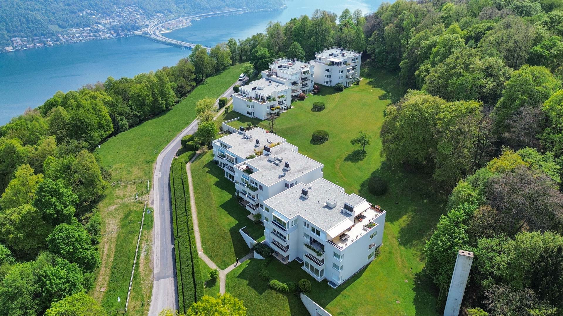 Spacious apartment with a view of the lake for sale in Carona