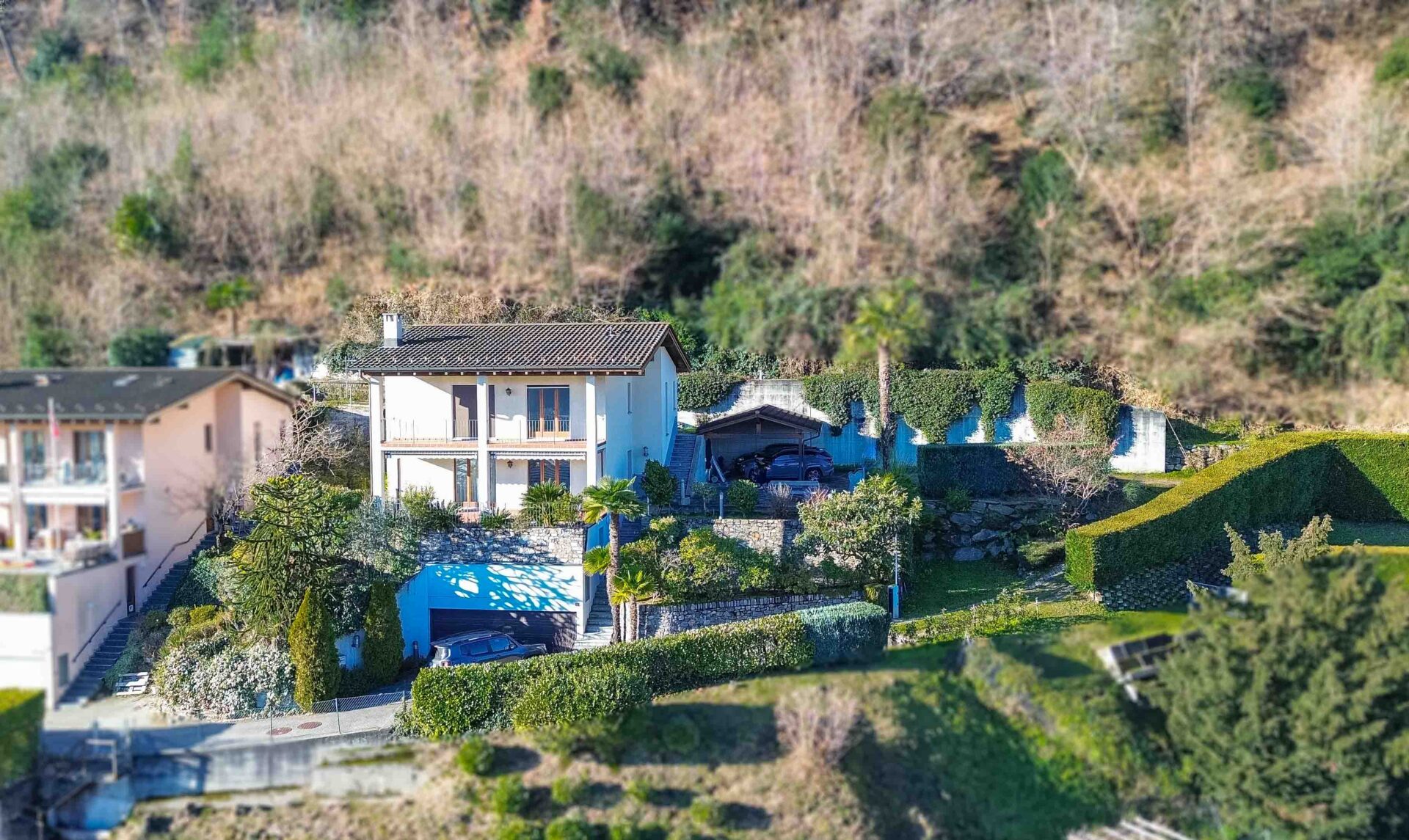 Single-family house for sale in Agno with large green spaces