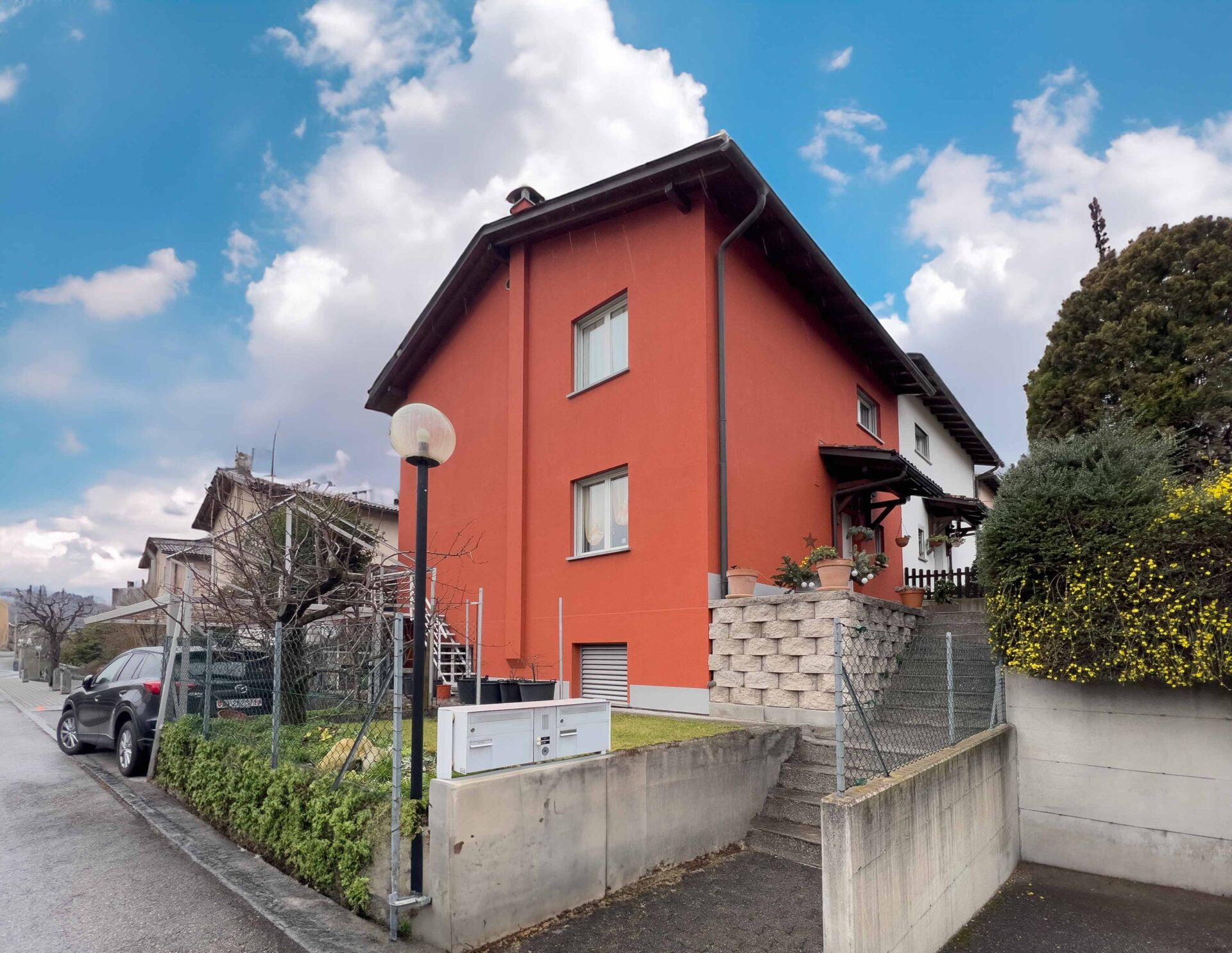 Doppelhaushälfte mit Garten zu verkaufen in Bedano