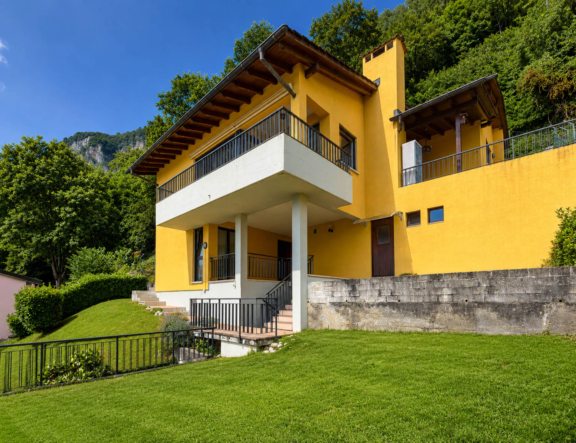 Casa con giardino in vendita a Mendrisio