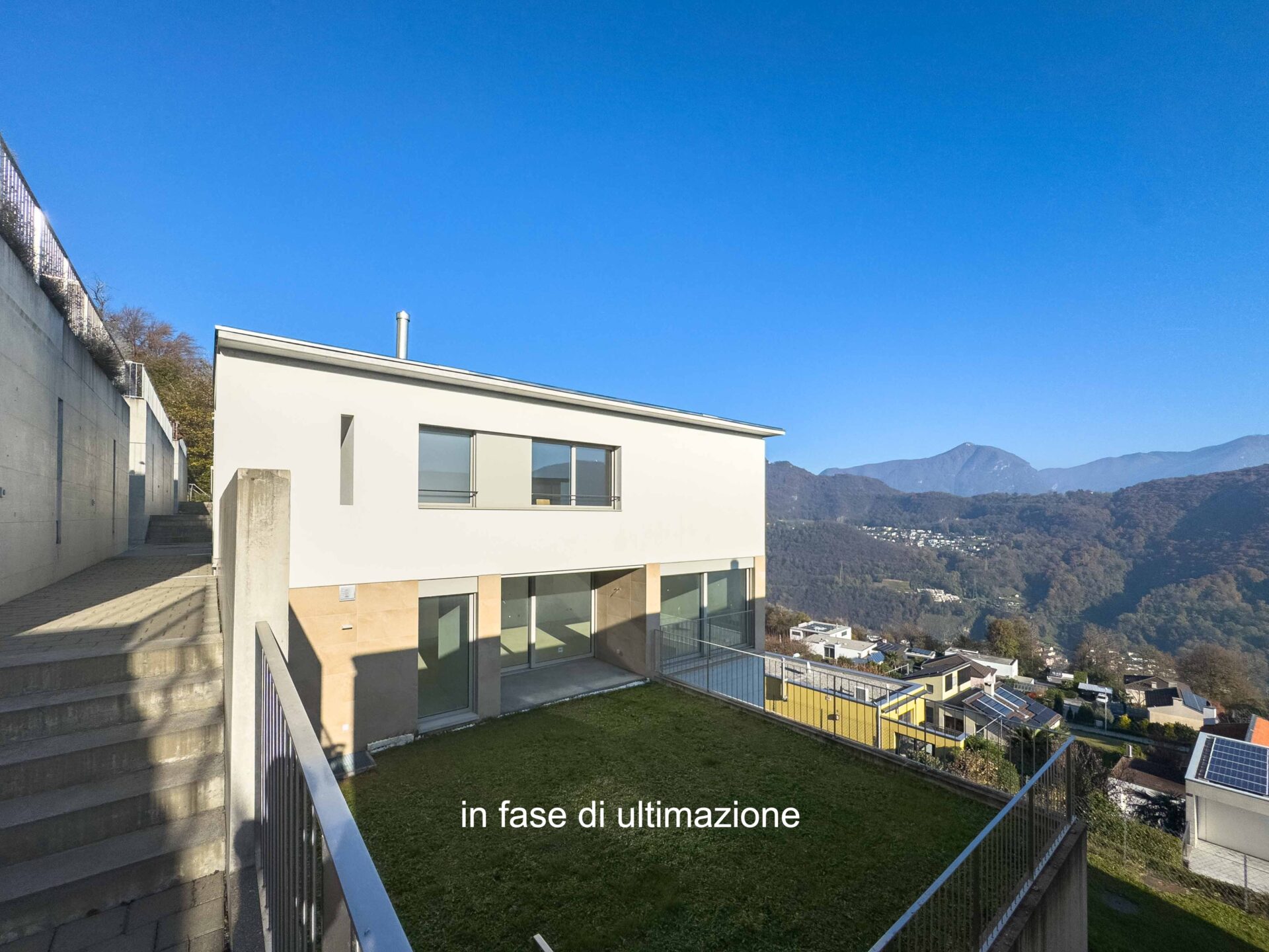 Single-family house with garden for sale in Agra Single-family house with garden for sale in Agra