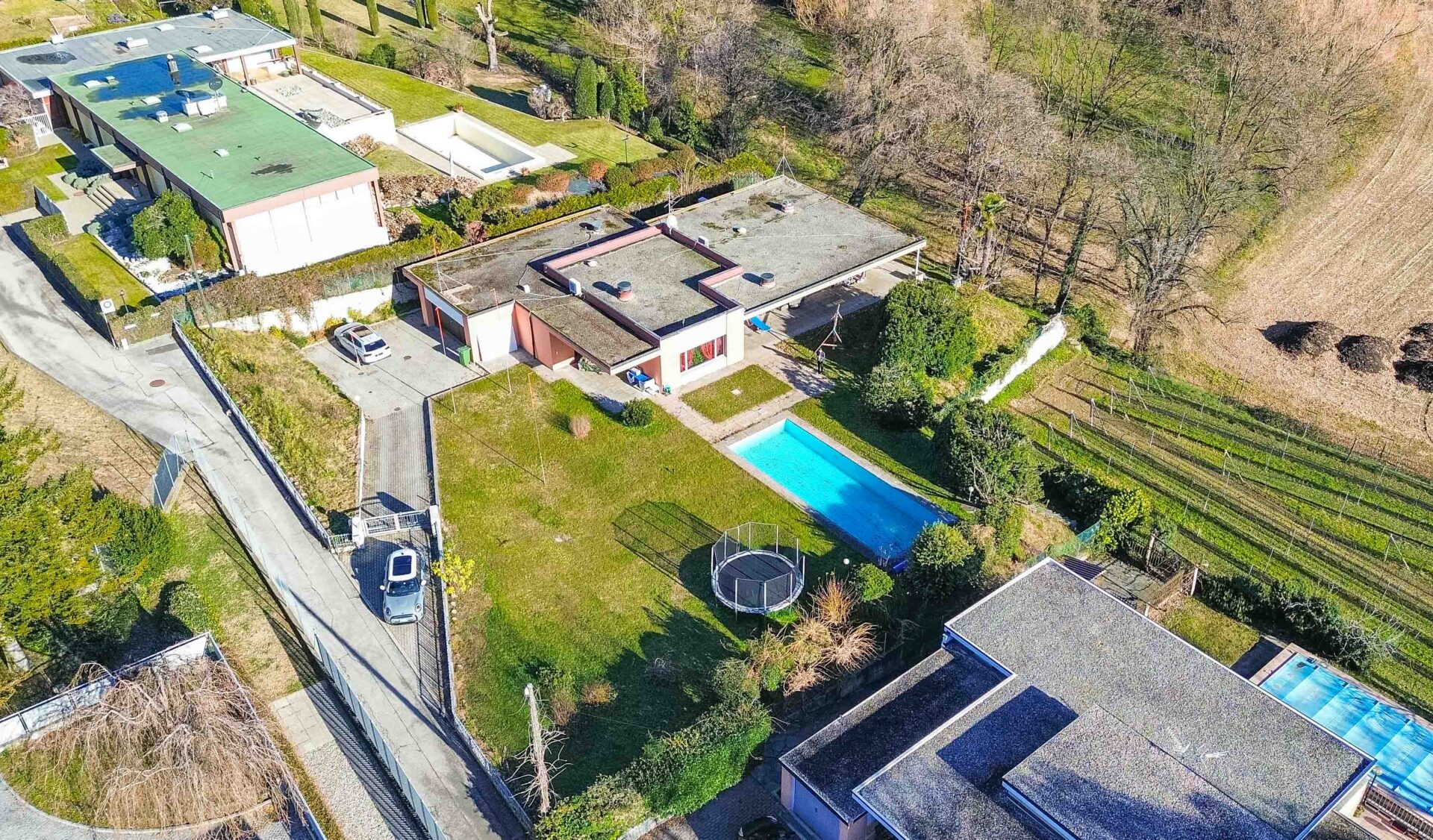 Casa unifamiliare con giardino e piscina in vendita a Coldrerio