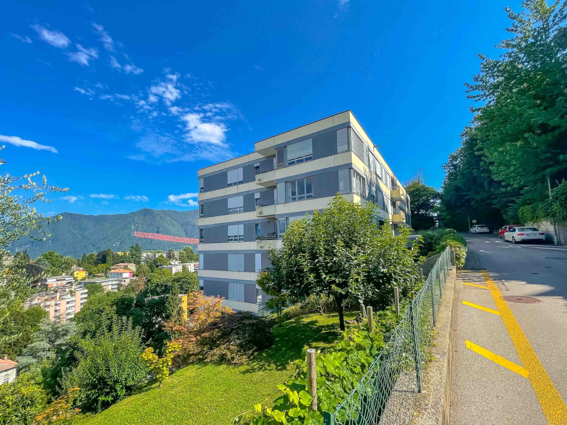 Spacious studio apartment for sale in Lugano residence with condominium pool