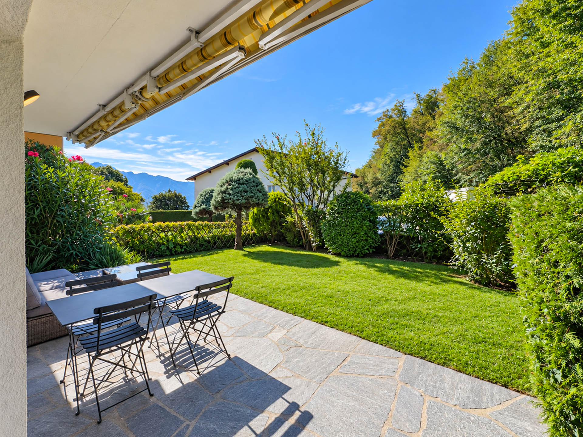 Appartamento 3.5 locali con giardino in vendita a Carona