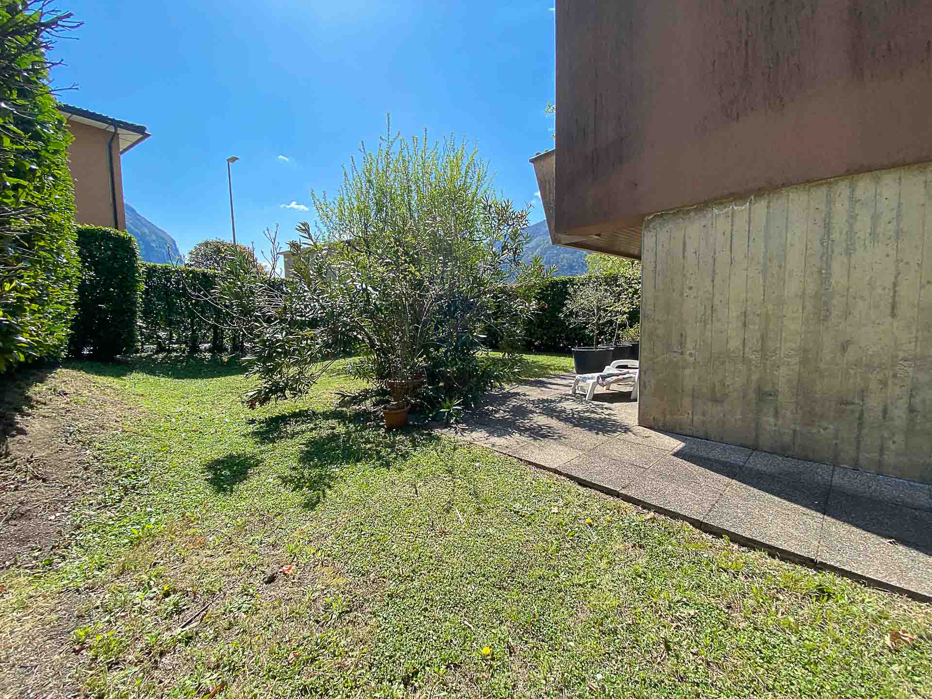 Doppelhaushälfte mit Garten zu verkaufen in Melano Doppelhaushälfte mit Garten zu verkaufen in Melano