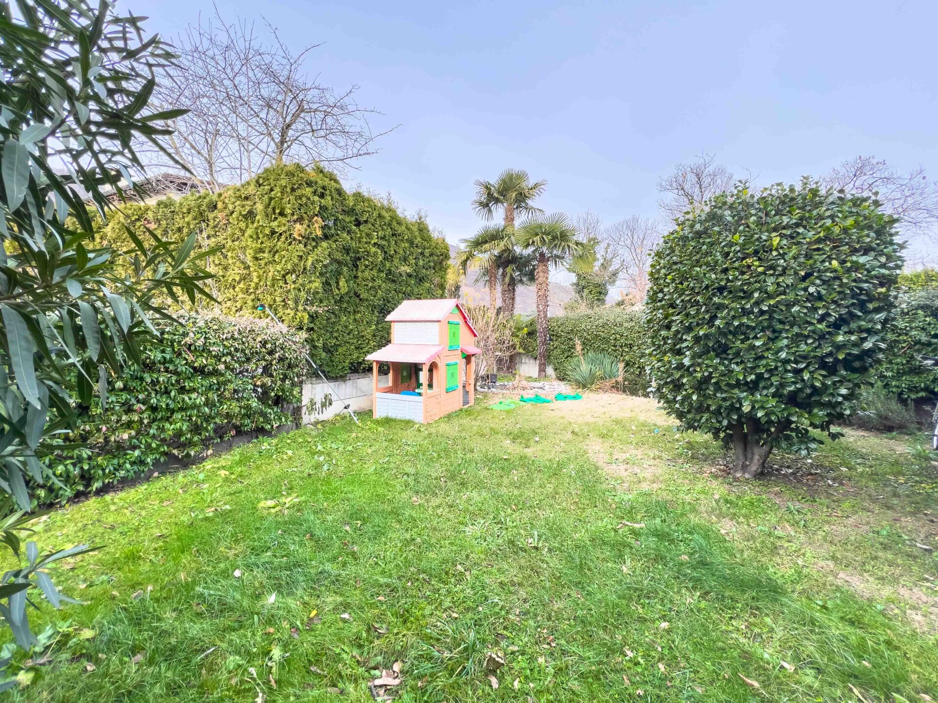 House with garden for sale in Gravesano House with garden for sale in Gravesano