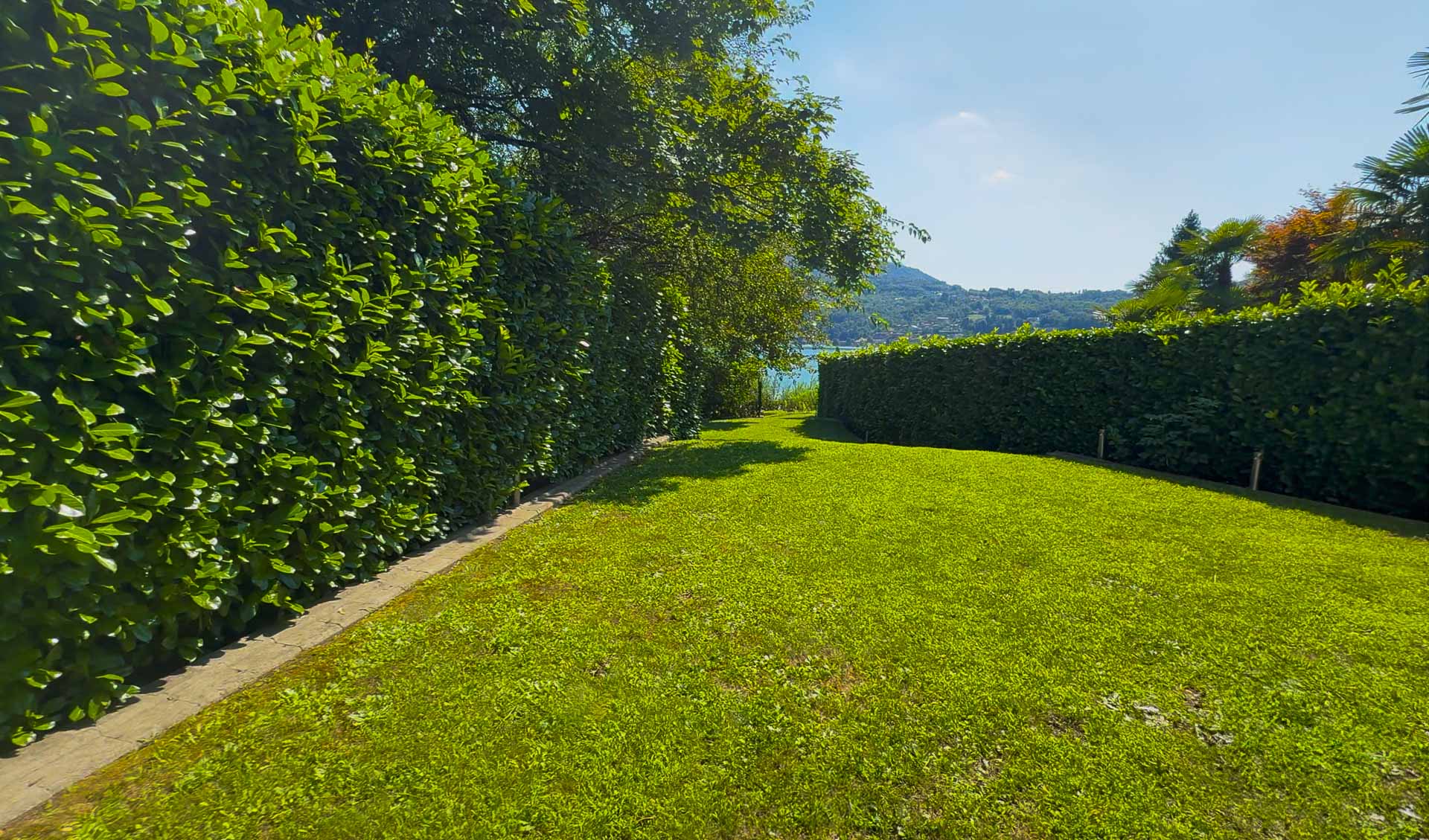 Haus am See in Caslano mit privatem Bootssteg zu verkaufen Haus am See in Caslano mit privatem Bootssteg zu verkaufen