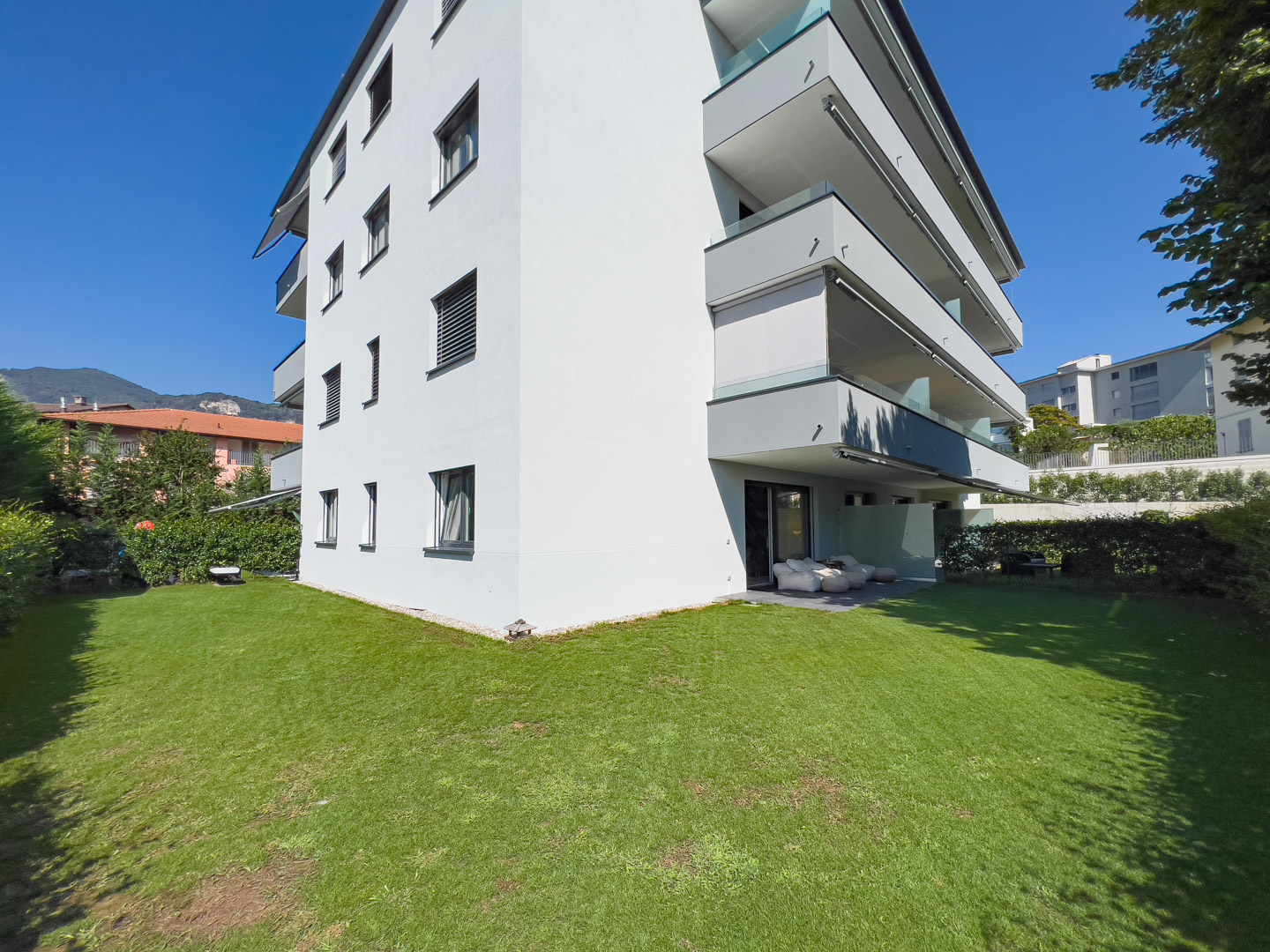 Moderno appartamento con giardino in affitto a Mendrisio