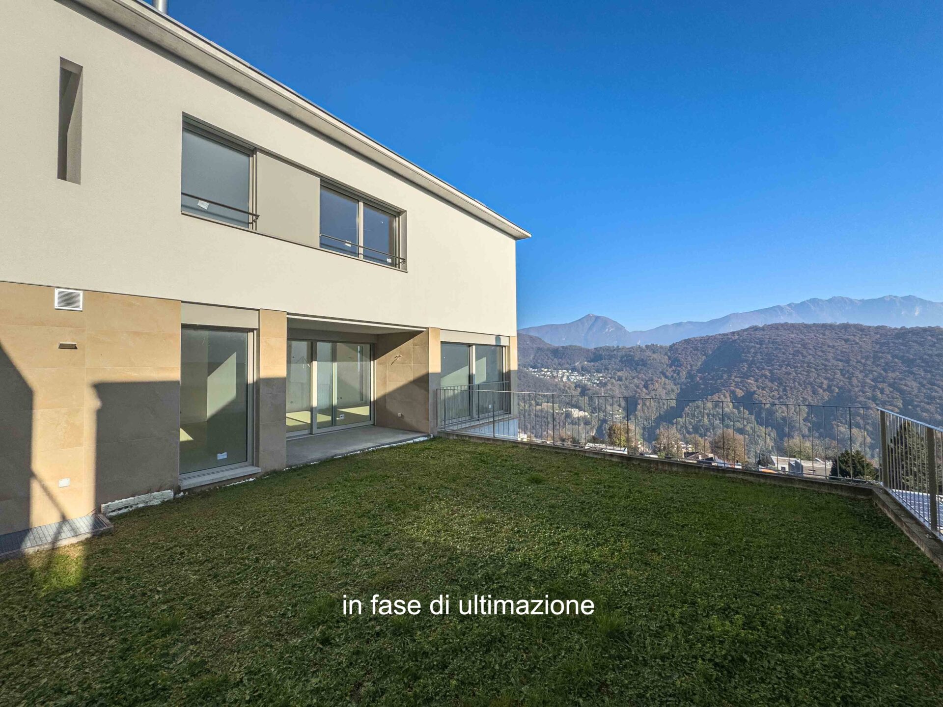 Single-family house with garden for sale in Agra Single-family house with garden for sale in Agra