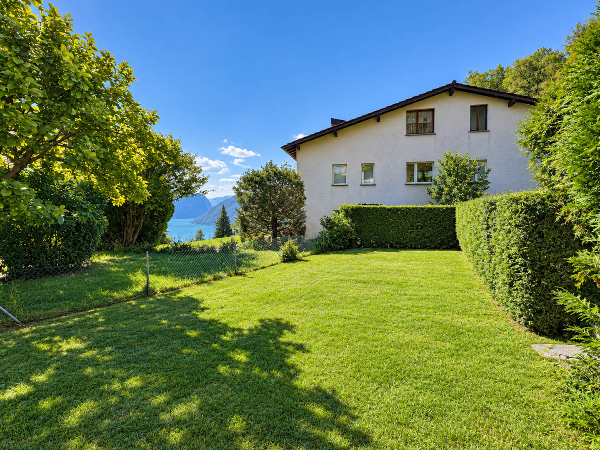 3.5-room apartment with a garden for sale in Carona 3.5-room apartment with a garden for sale in Carona