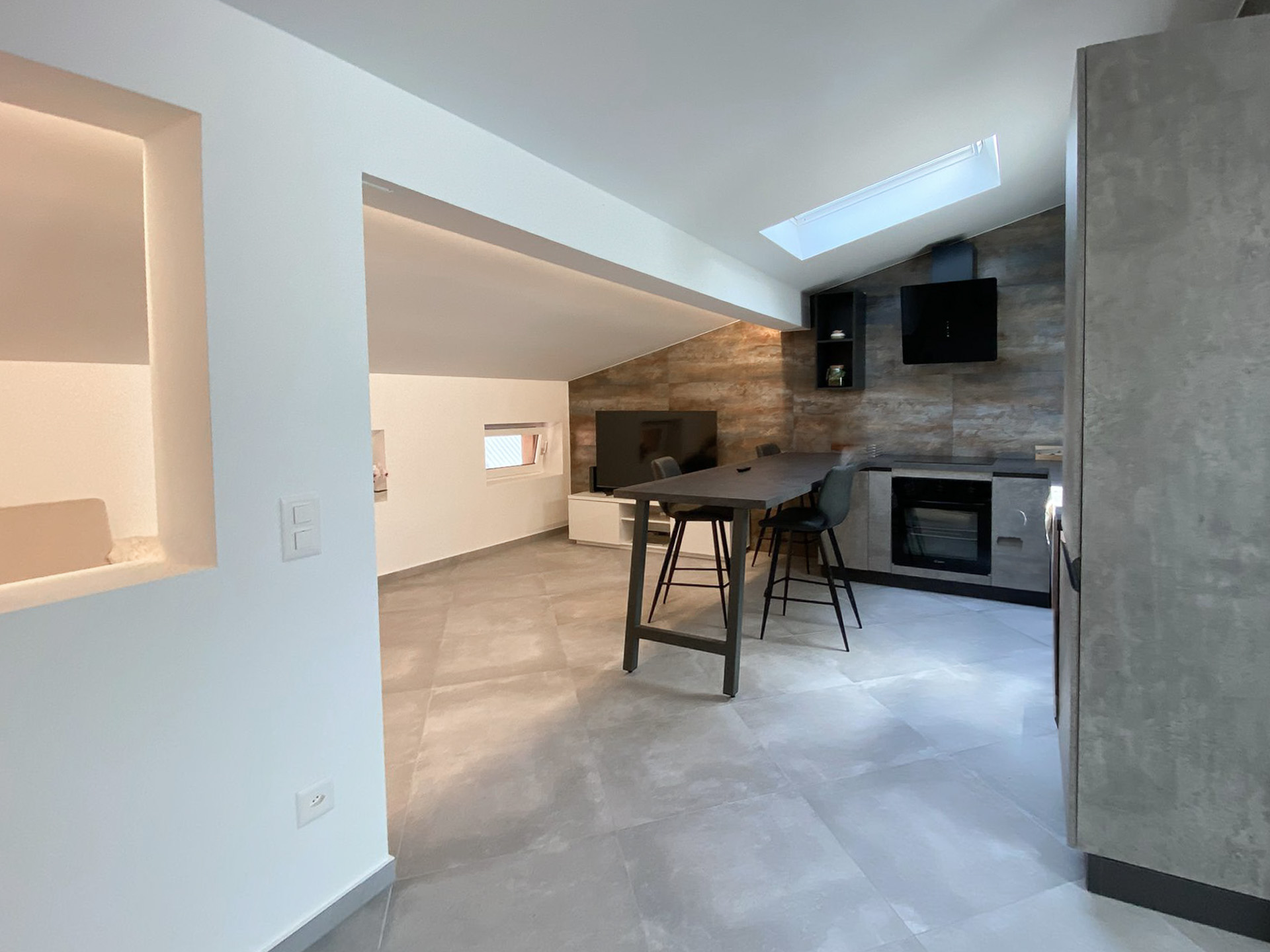 Wohnung in der Nähe des Sees in Capolago zu verkaufen Wohnung in der Nähe des Sees in Capolago zu verkaufen