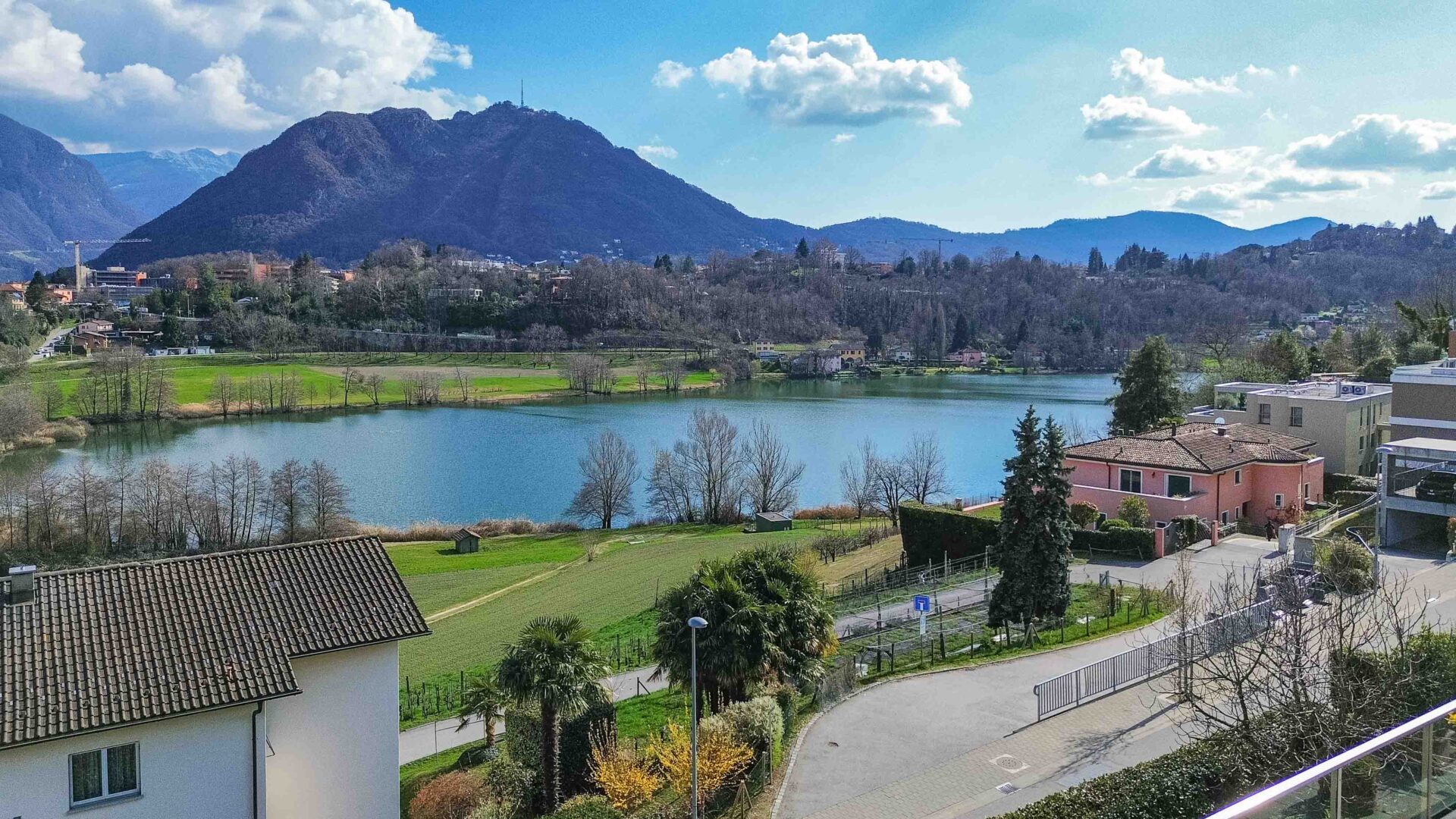 Magnifico attico con terrazza con vista sul lago di Muzzano in vendita a Breganzona