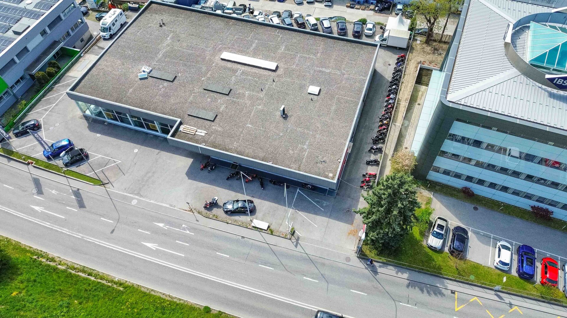 Grande locale commerciale in affitto a Grancia