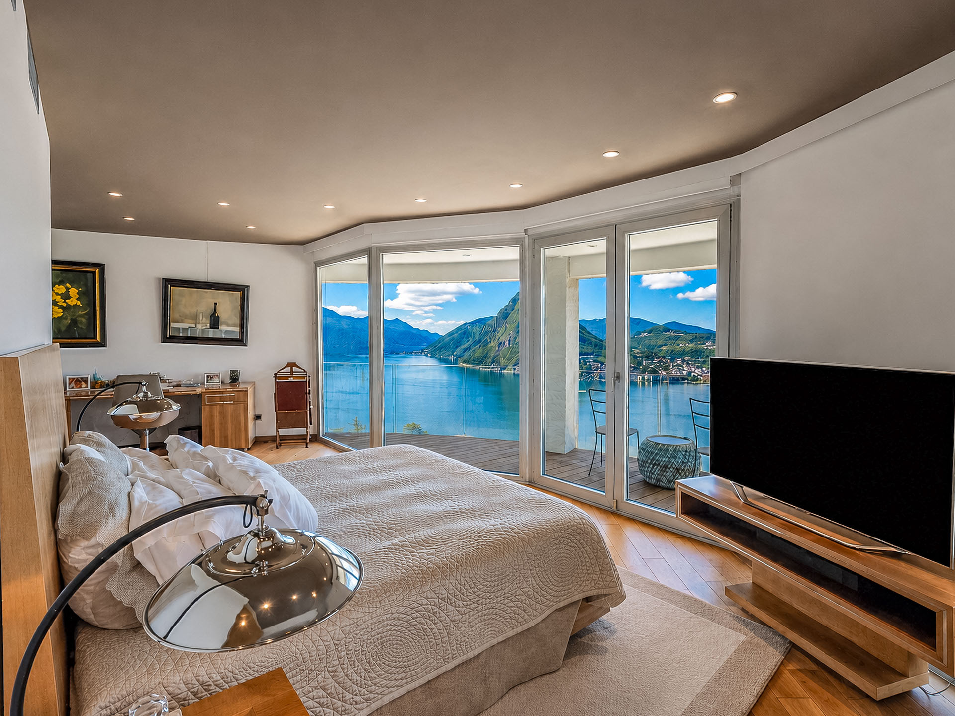 Appartamento duplex di lusso vista lago in vendita ad Aldesago Appartamento duplex di lusso vista lago in vendita ad Aldesago
