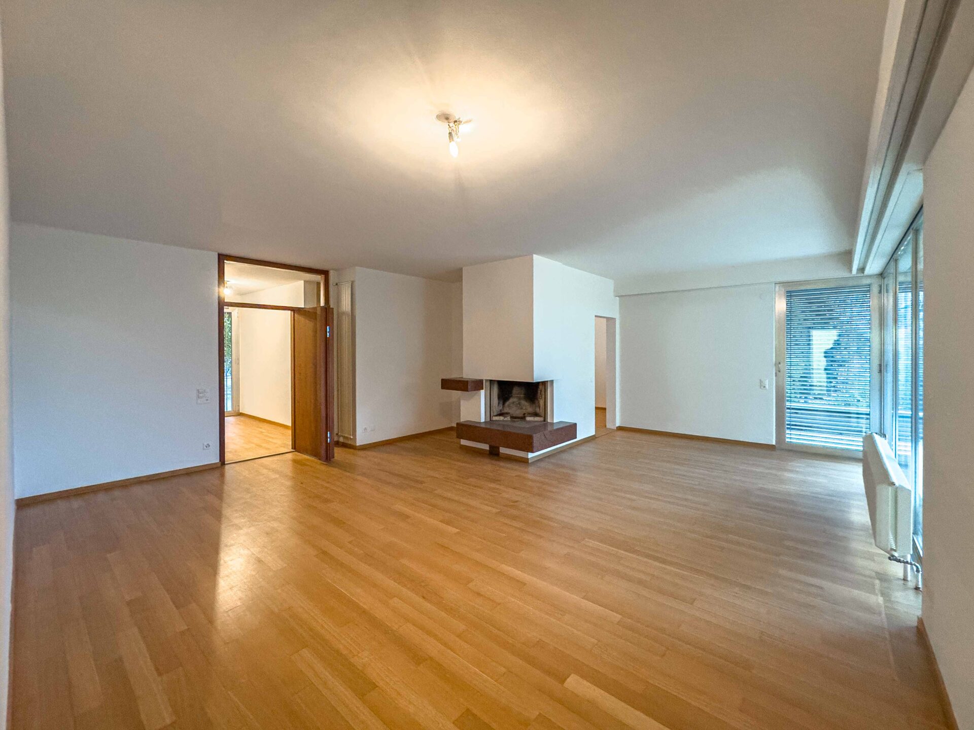 Große Villa mit Seeblick in Lugano zu verkaufen Große Villa mit Seeblick in Lugano zu verkaufen