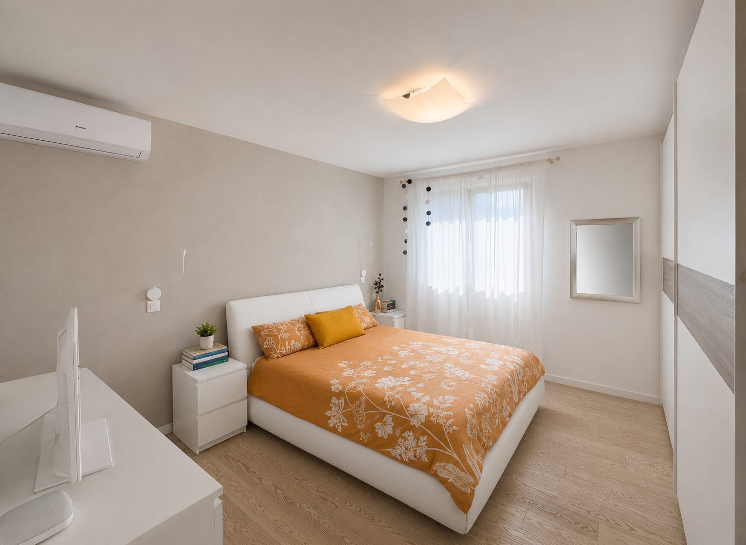 Casa bifamiliare con grande giardino in vendita a Morbio Inferiore